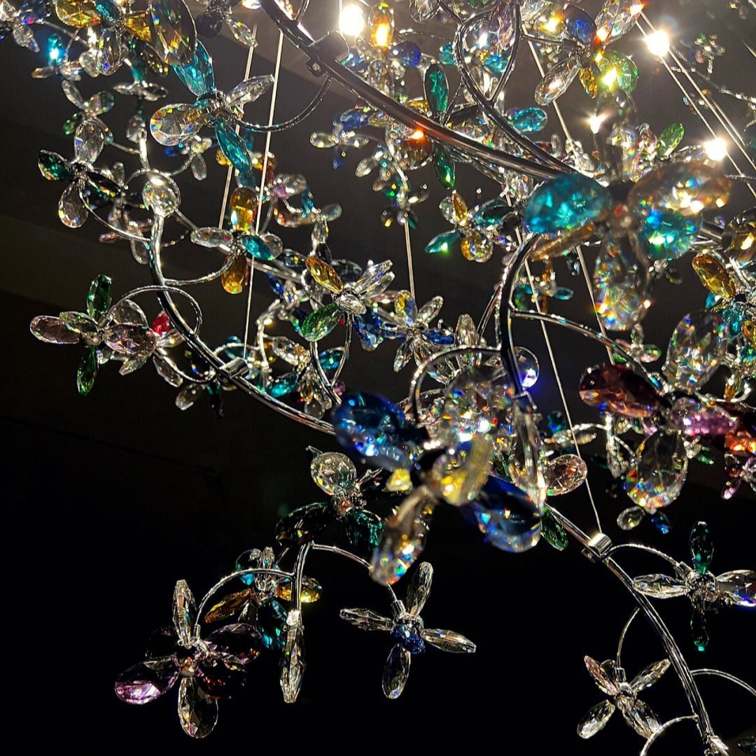 Luxury Crystal Multi-colored Flower Oval Chandelier Decorate the Hotel Lobby Wedding Hall Background Sky Lights