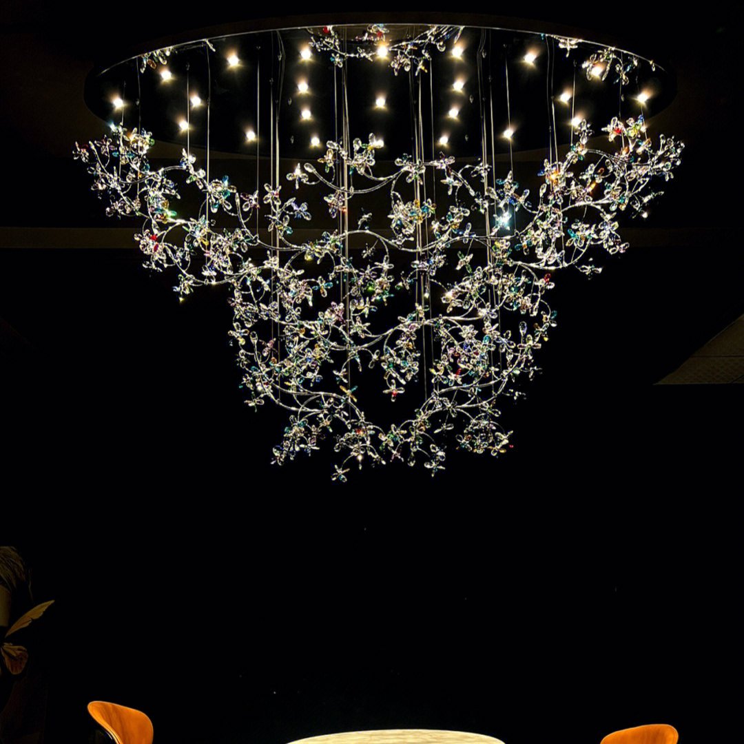 Luxury Crystal Multi-colored Flower Oval Chandelier Decorate the Hotel Lobby Wedding Hall Background Sky Lights