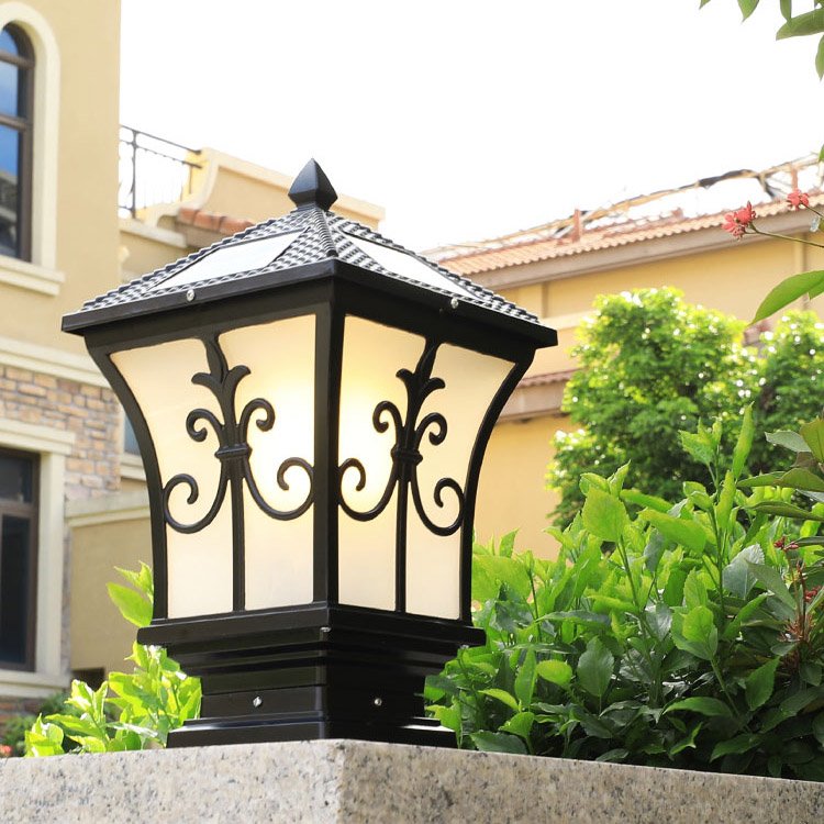 Aluminum Body Solar Powered LED Gate Pillar Light Waterproof Outdoor Sensor Lamp for Yard Garden Fence IP65 AC Power Supply