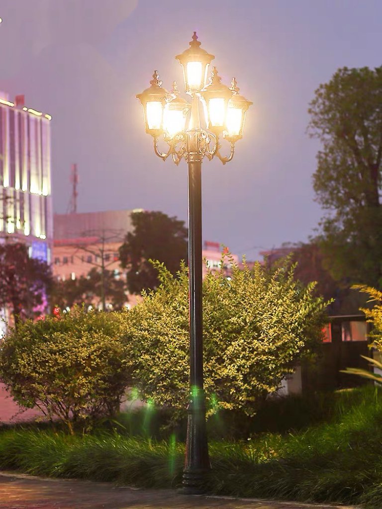 European Antique Bronze Outdoor Garden Light with Five Heads Waterproof Garden Landscape Villa Outdoor Lighting LED