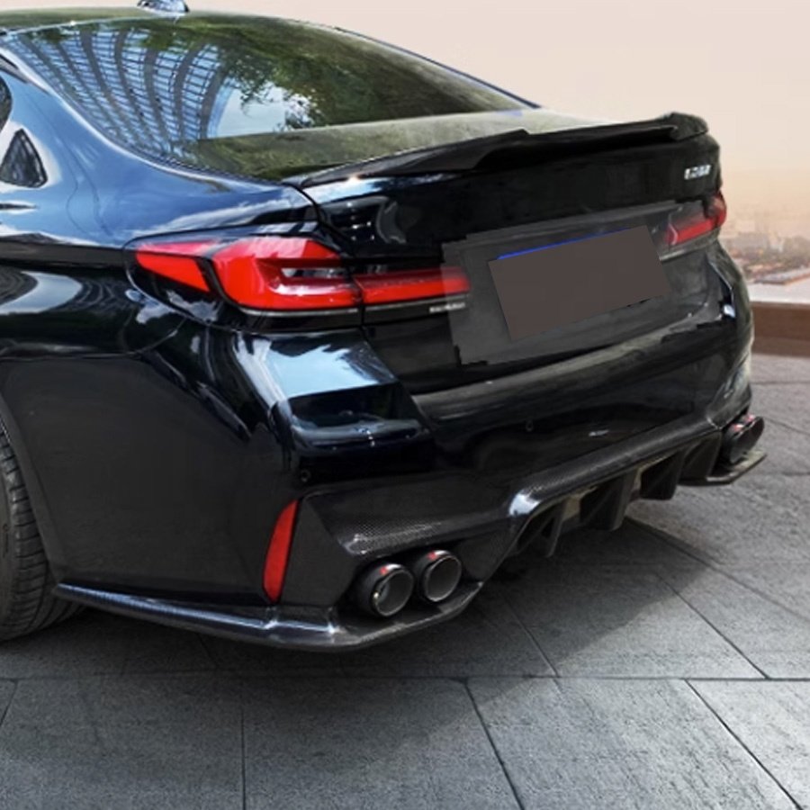 Car Accessories Carbon Fiber Rear Diffuser Lip Splitter With Lights For BMW 5 Series G30 G38 M5 F90 2018-2020