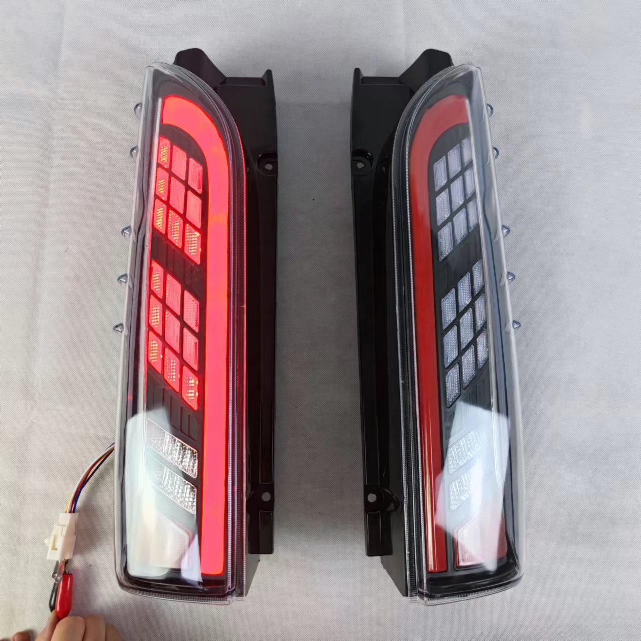 Car LED Taillight FOR TOYOTA HIACE bus van 2005 - 2019 cover parts Tail light rear bumper fog Lamp modify Accessories