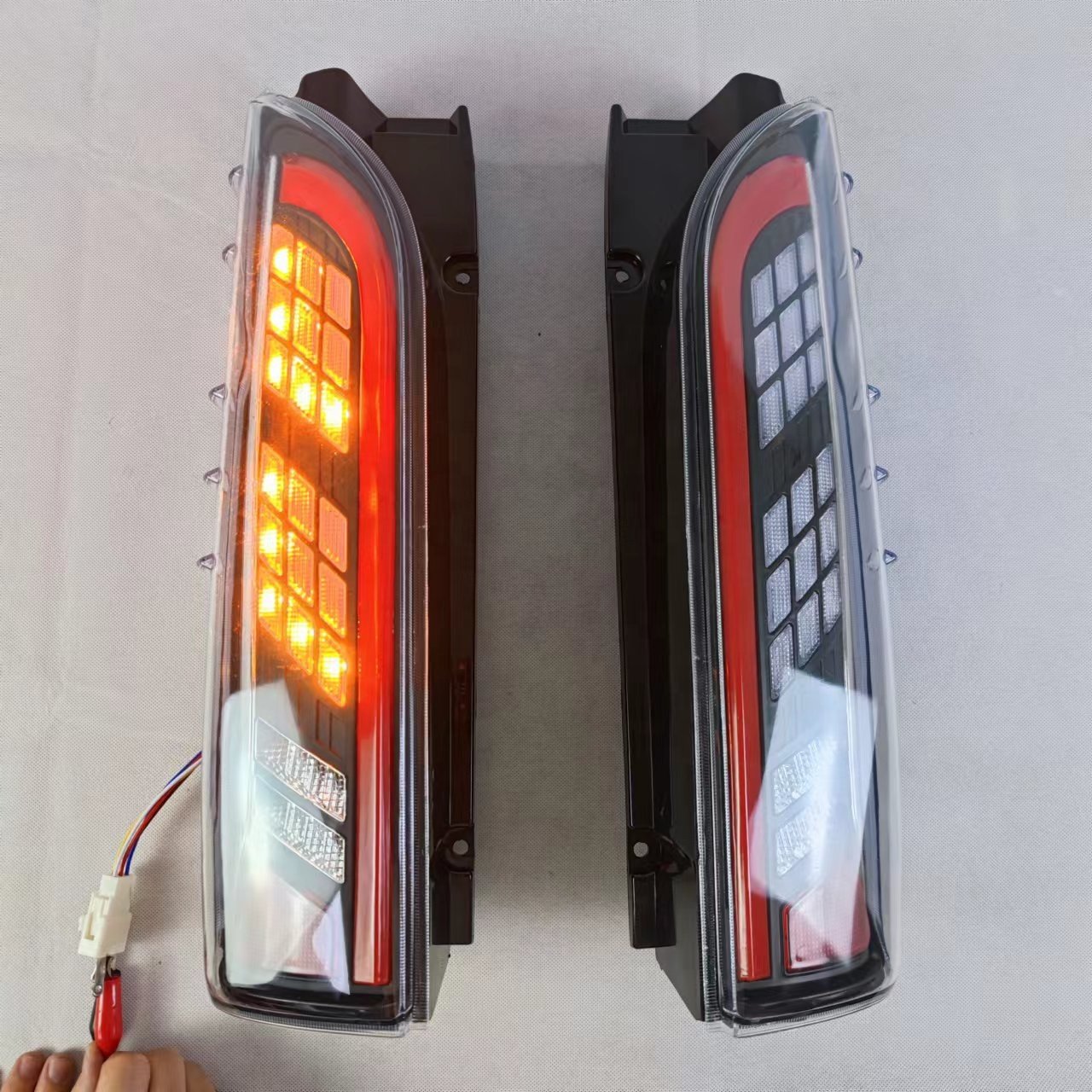 Car LED Taillight FOR TOYOTA HIACE bus van 2005 - 2019 cover parts Tail light rear bumper fog Lamp modify Accessories