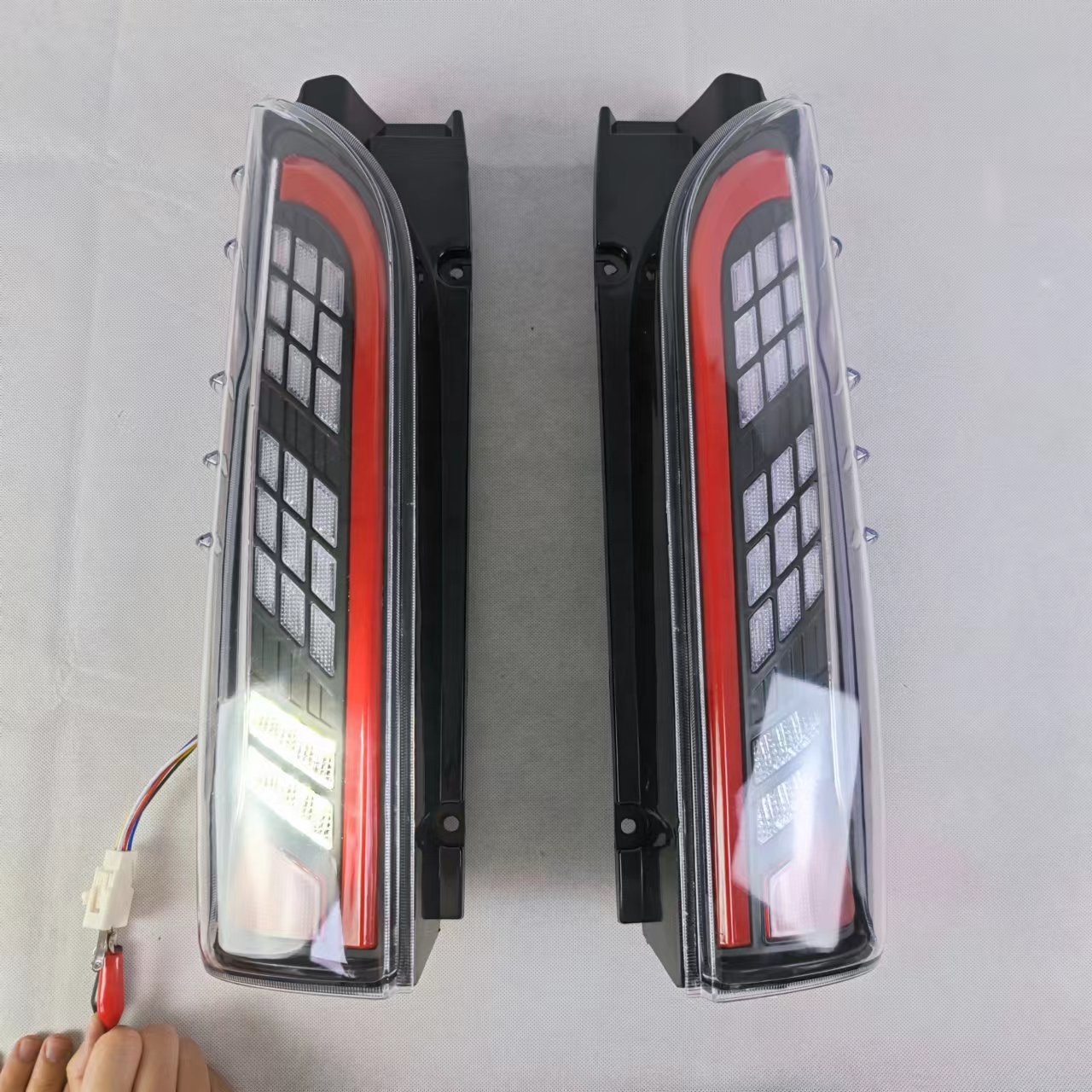 Car LED Taillight FOR TOYOTA HIACE bus van 2005 - 2019 cover parts Tail light rear bumper fog Lamp modify Accessories