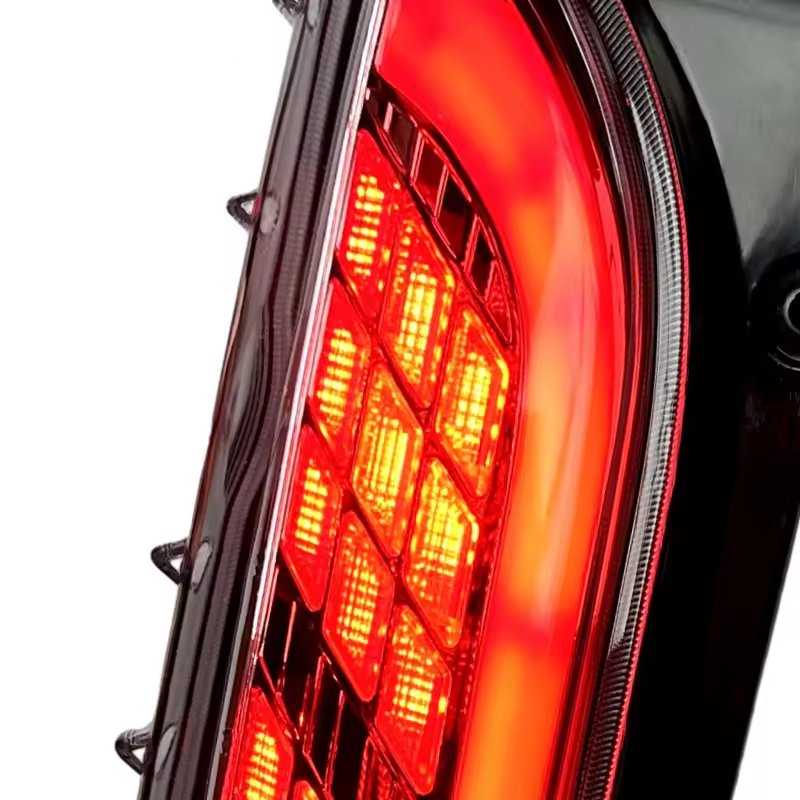 Factory Whosale Taillight Car Accessories LED Tail Lamp Rear Lights for TOYOTA HIACE 2005-2018
