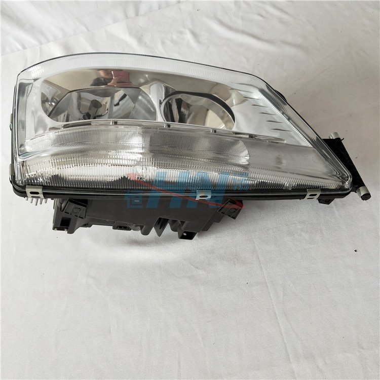Truck Accessories head light 81251016585/81251016586 Truck spare parts Head Lamps For Man TGX TGS