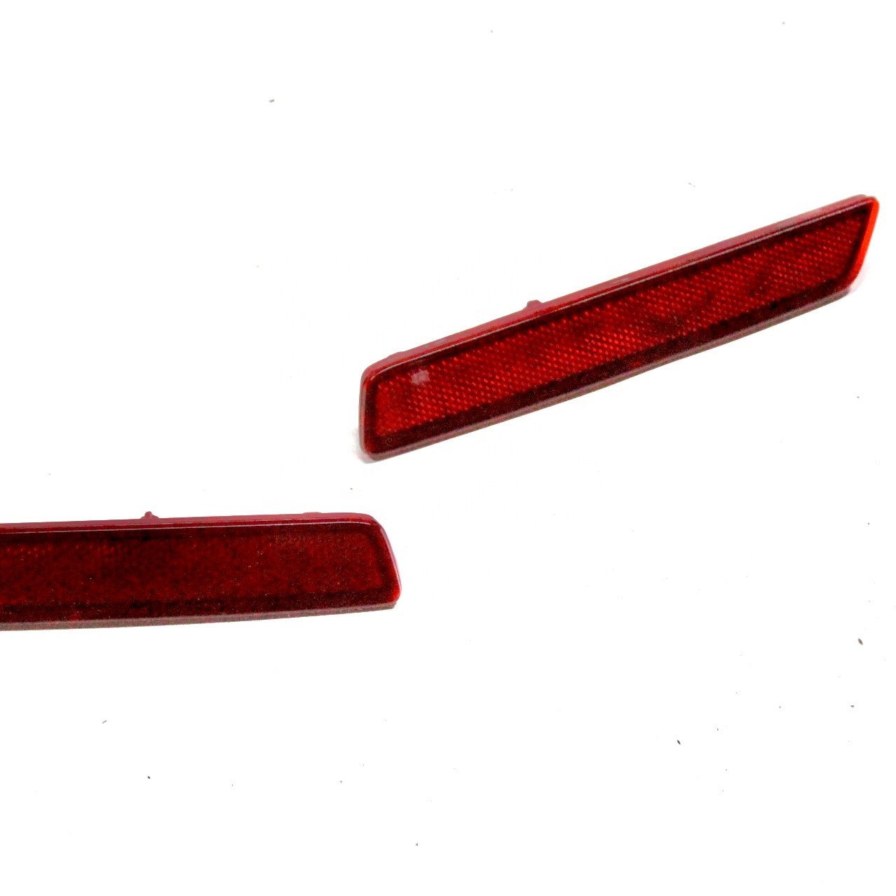 Rear Bumper Reflector bumper garnish light lamp OE 4135200XPW04A 4135100XPW04A Reflective Light Emitter Car Warning Lights