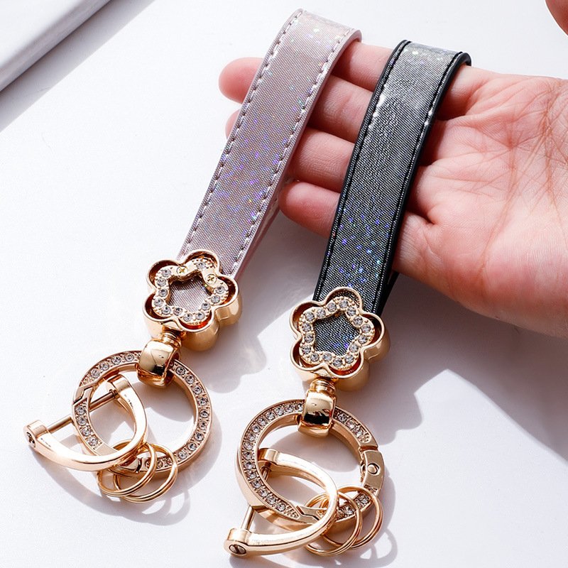Car keychain Leather home key tram lanyard accessories Cute wind girl Metal car key clasp