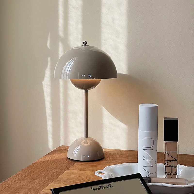 Modern Outdoor Restaurant Bedside cordless Rechargeable Touch Led Mushroom Table Lamp Home Decor Luxury