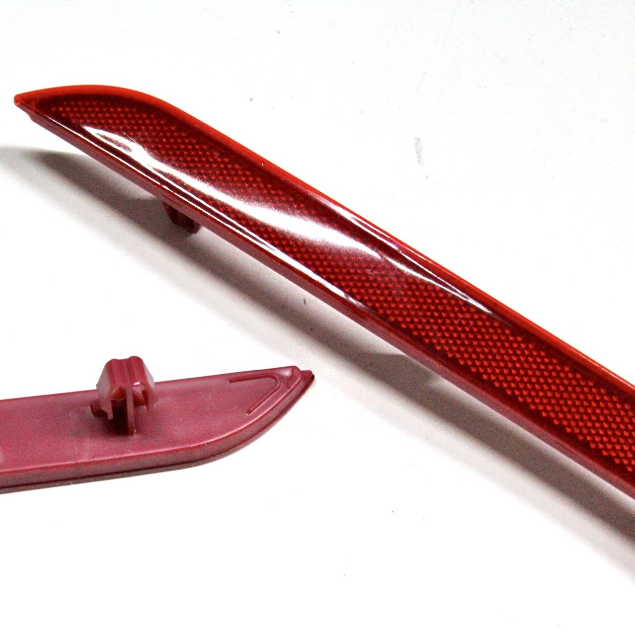 Left Right red Rear bumper reflector Rear Bumper Accessories Car Reflector for Great Wall POER