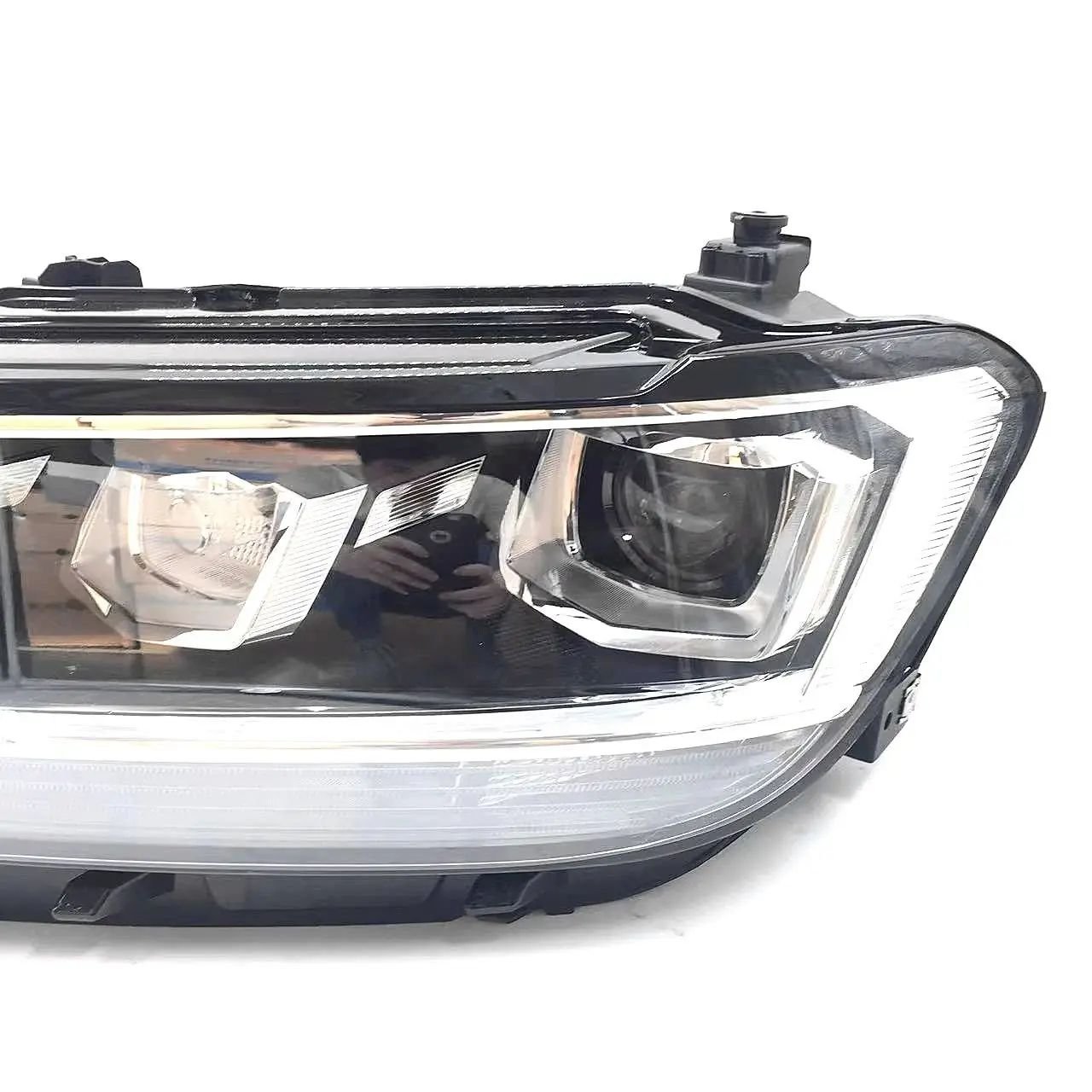 ADS Factory Sale car accessories auto lighting systems LED headlight assembly headlamp for 17-20 V-olkswagen Tiguan