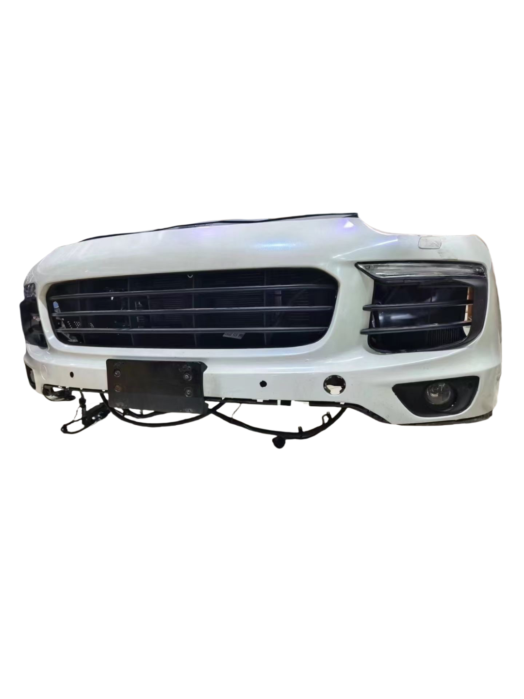 Suitable for the front bumper assembly of Porsche Cayenne Paramera Kaman, and for the assembly of body parts.Bumper guard