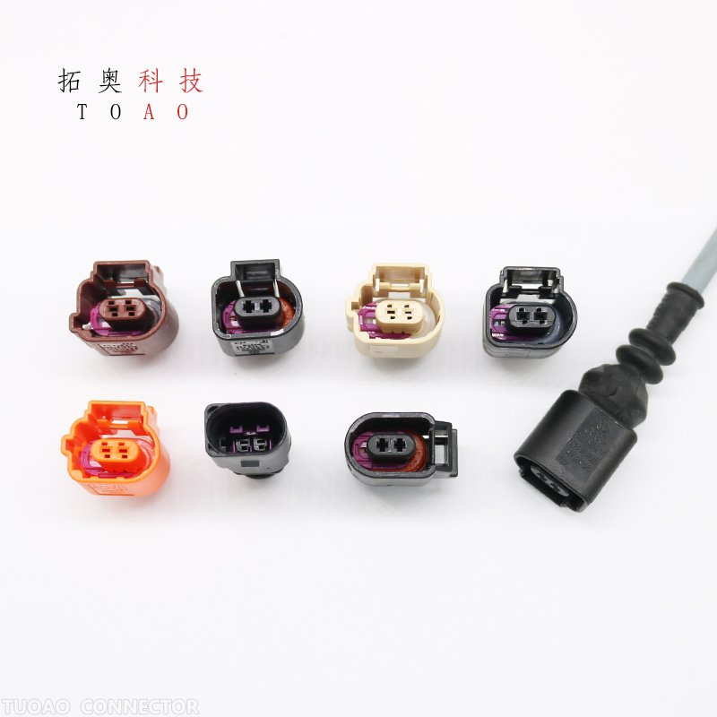 Imported Original 8K0 973 702 Connector Accessory 1J0 973 702 802 Steering Booster Pump Plug Water Temperature Sensor License