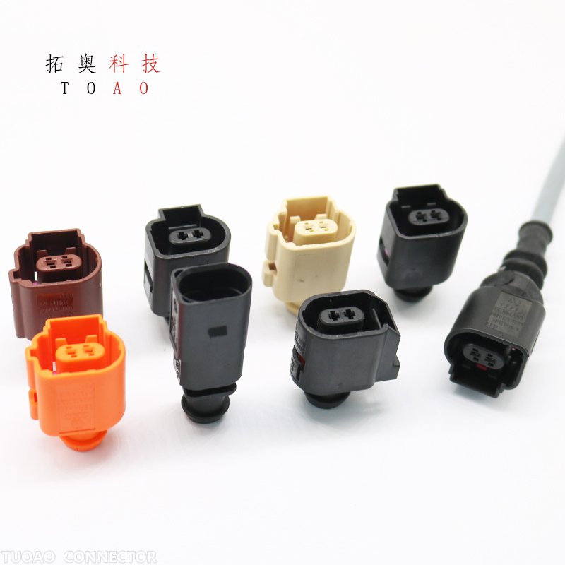 Imported Original 8K0 973 702 Connector Accessory 1J0 973 702 802 Steering Booster Pump Plug Water Temperature Sensor License