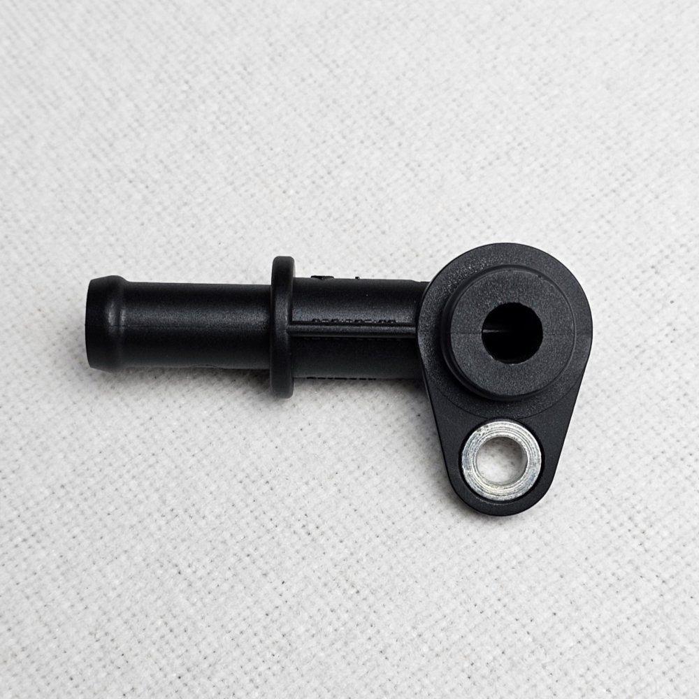 Auto Spare Car Parts Alternator Cooling Hose Flange Connector for Porsche Cayenne Panamera OE 94810646200