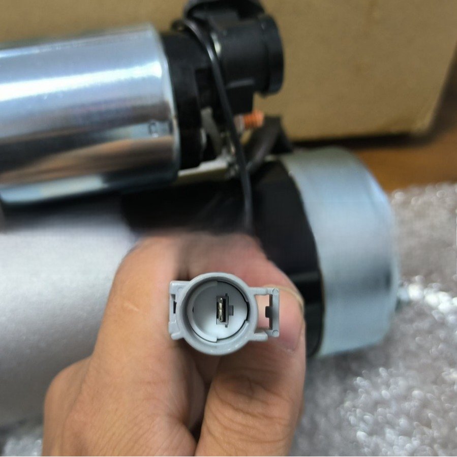 Refurbished/Brand New Car Starter Motor SH02-18-400 SH0218400 Starter Generator Suitable for Mazda