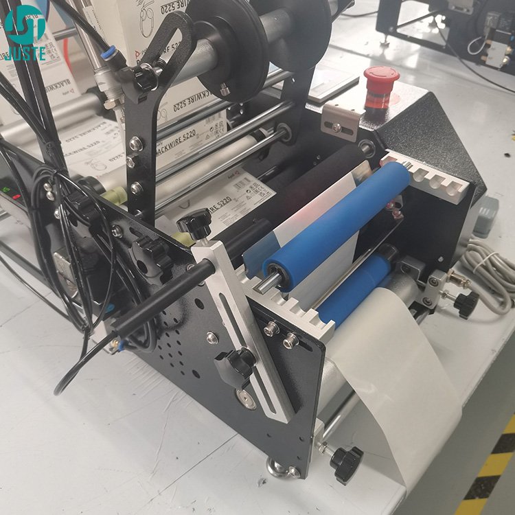 Semi Automatic Small Tabletop Label Applicator Sticker Labeling Machine for Round Plastic Water Glass Bottle Tube Beer Can Jar