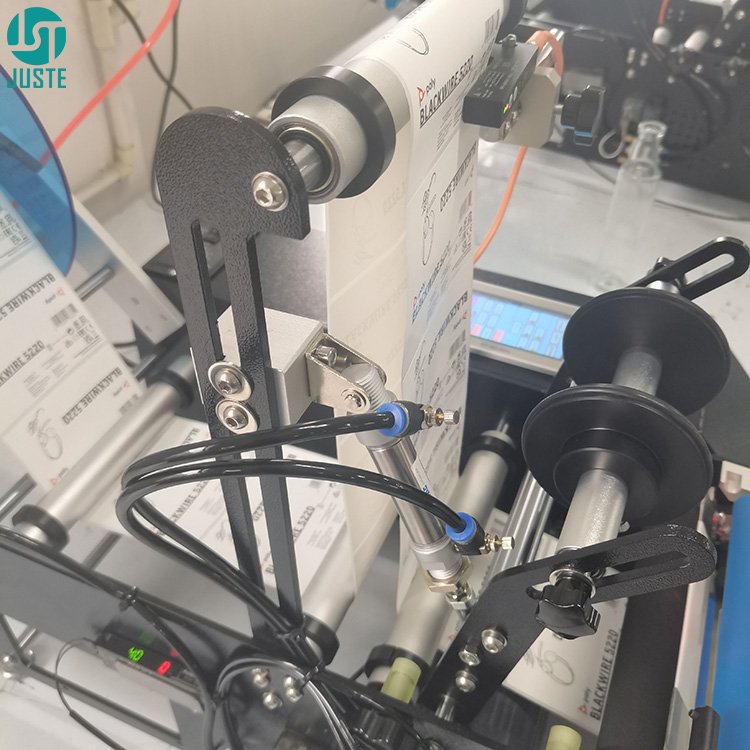 Semi Automatic Small Tabletop Label Applicator Sticker Labeling Machine for Round Plastic Water Glass Bottle Tube Beer Can Jar