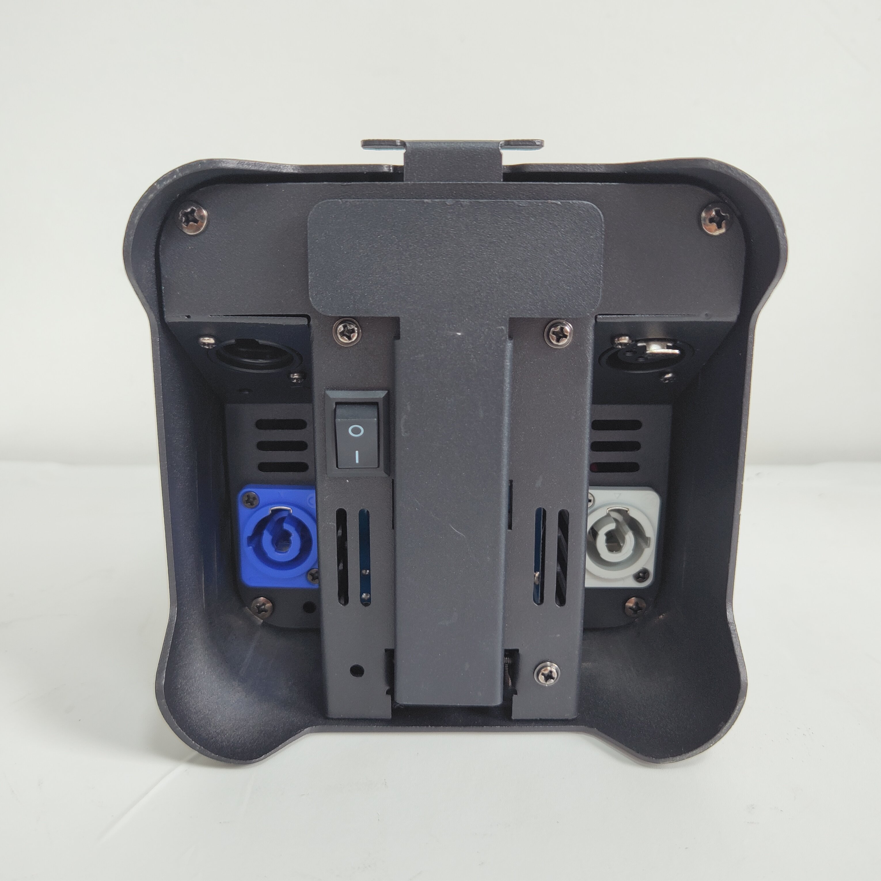 Factory Direct Sales of 6*18W Portable Par Lights Battery for Long Battery Life Suitable for Small Gathering Rooms Private Room