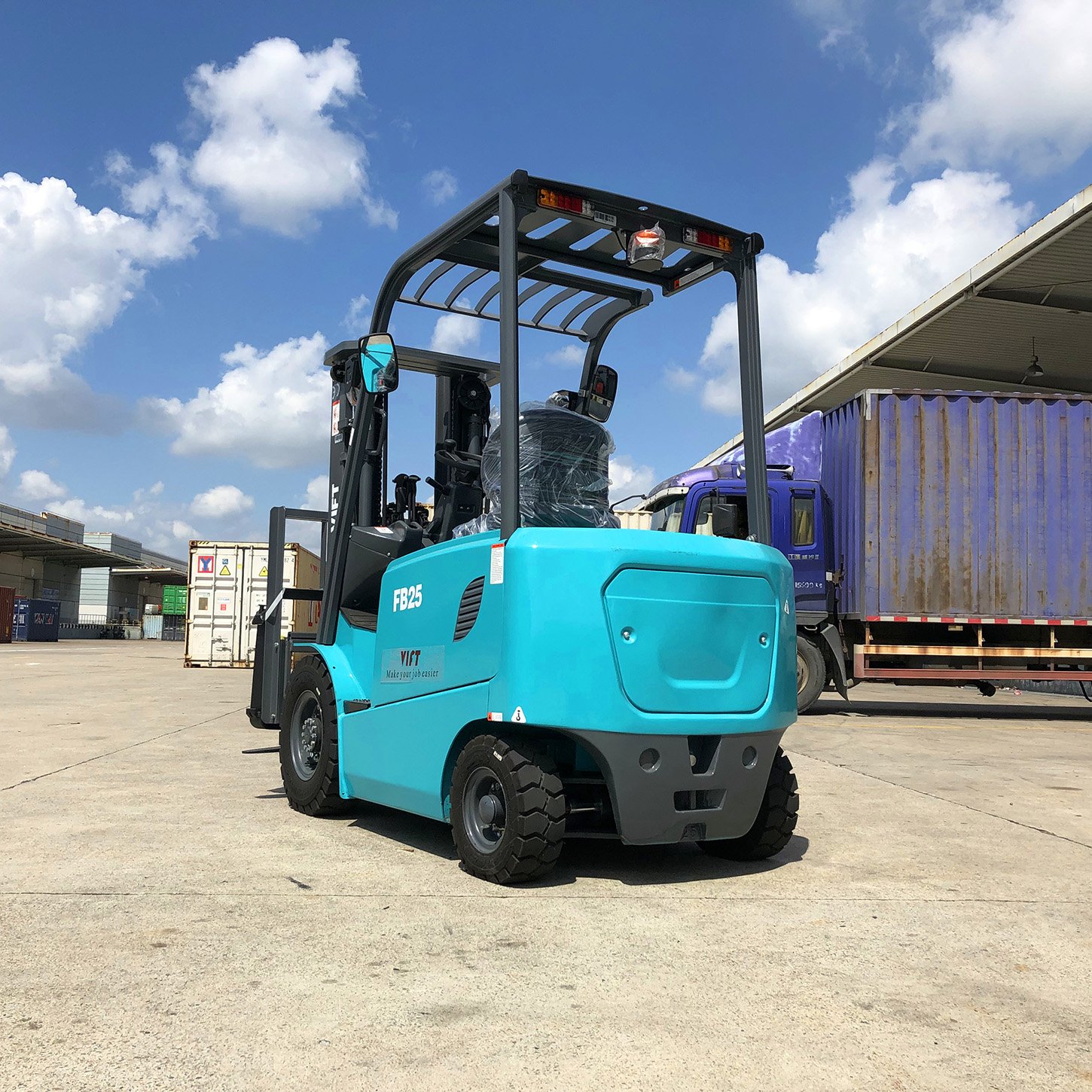 Well Performance 3ton Battery Electric Forklift with 4.5m Lifting Height, 3stage Full Free Mast