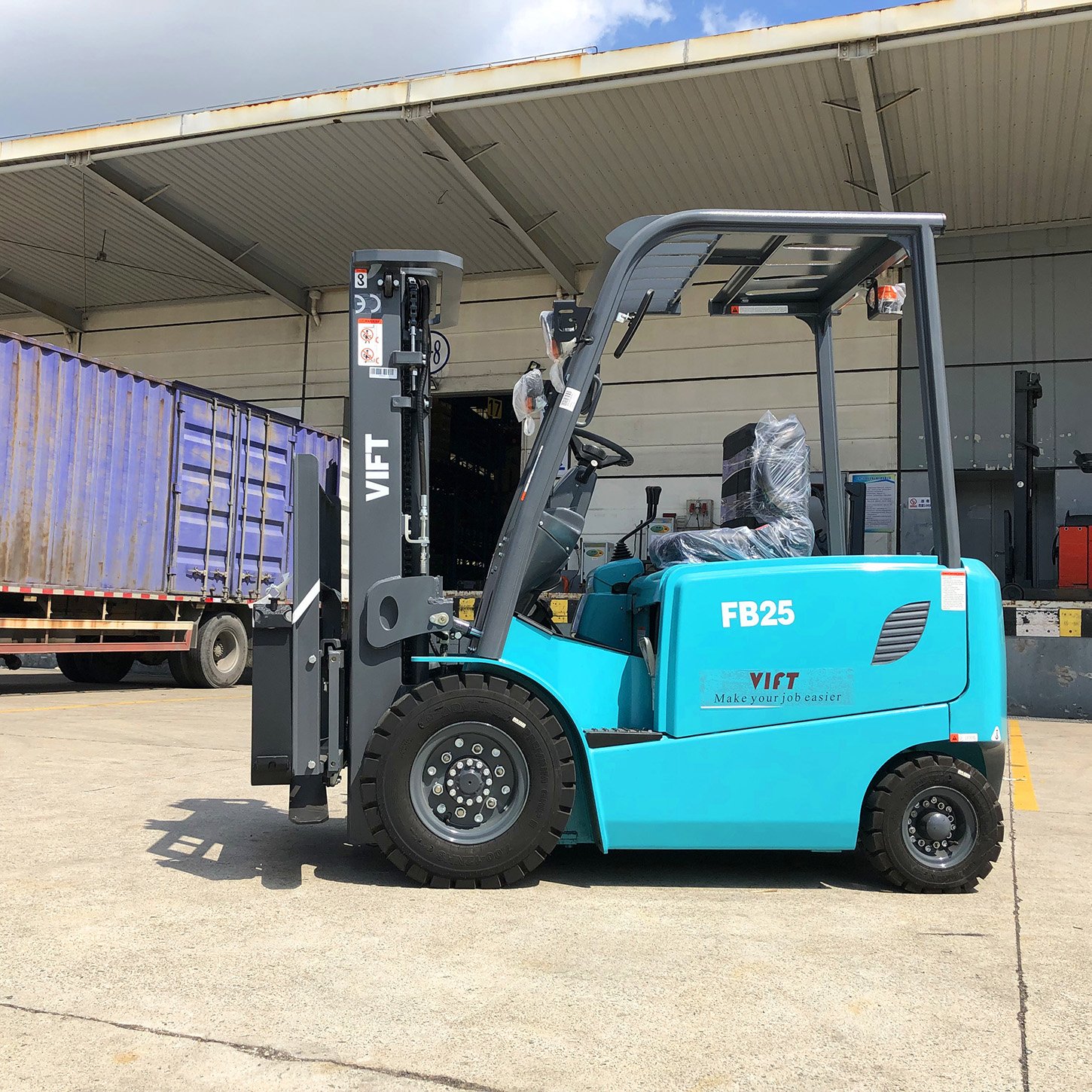 Well Performance 3ton Battery Electric Forklift with 4.5m Lifting Height, 3stage Full Free Mast