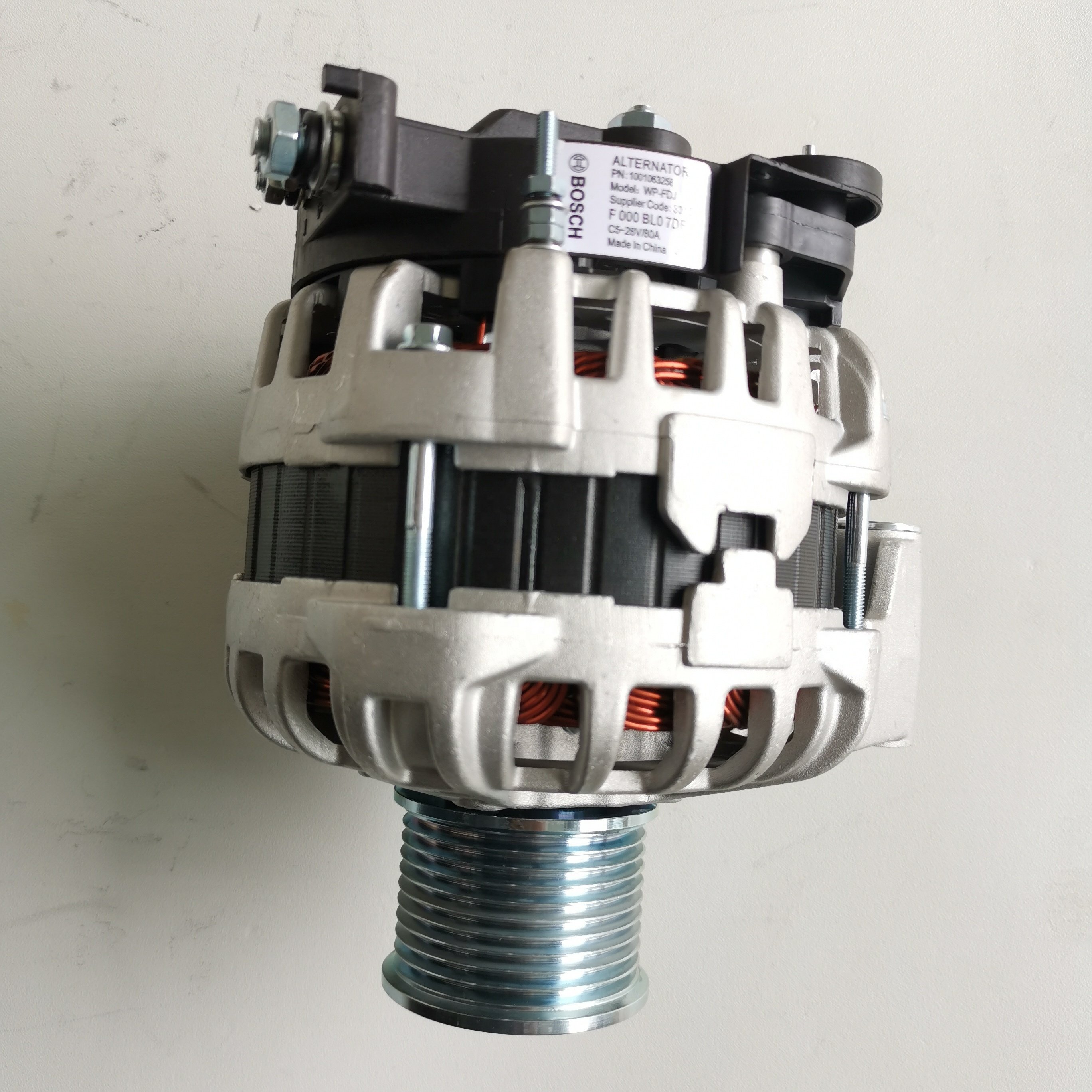 WEICHAI WP10 Alternator 1002024313/AViHP2080A3/28V/10PK/80A/612600091064/612600090832/612600090805/1001063258 Hot Selling