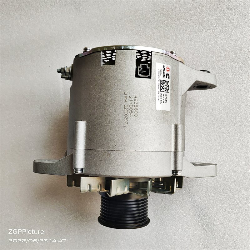 Wholesale Construction Machinery Engine Parts 6BT 4BT Diesel Engine Parts 4938600 Alternator 24V 70A