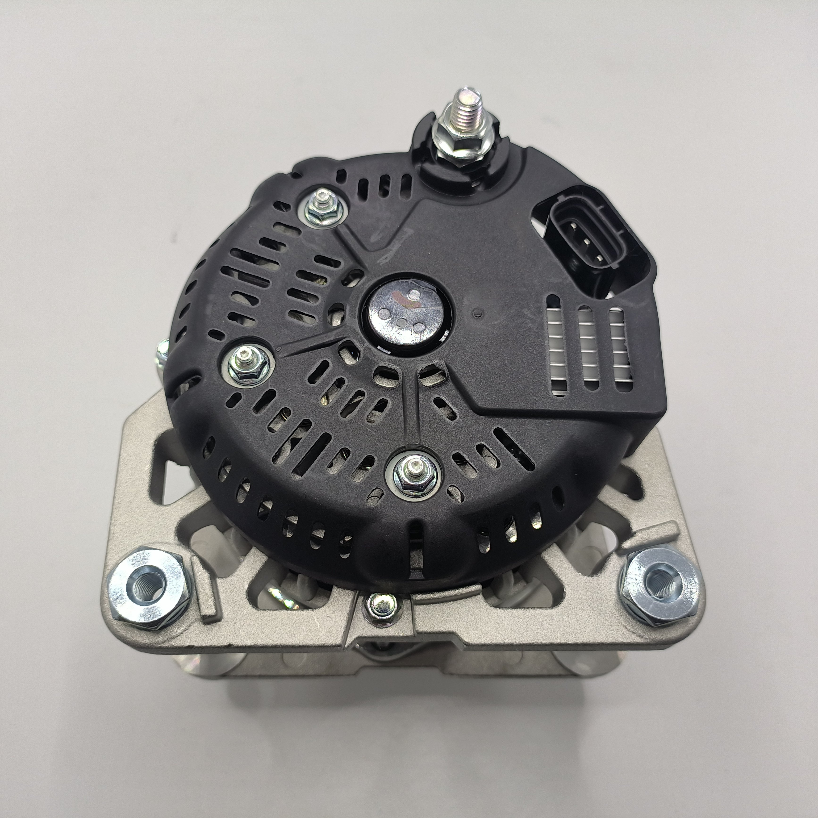 Hot Selling 14V 140A Car Alternator New 23100-EW800 Automobile Generator Assembly for Nissan Tiida 12V Voltage