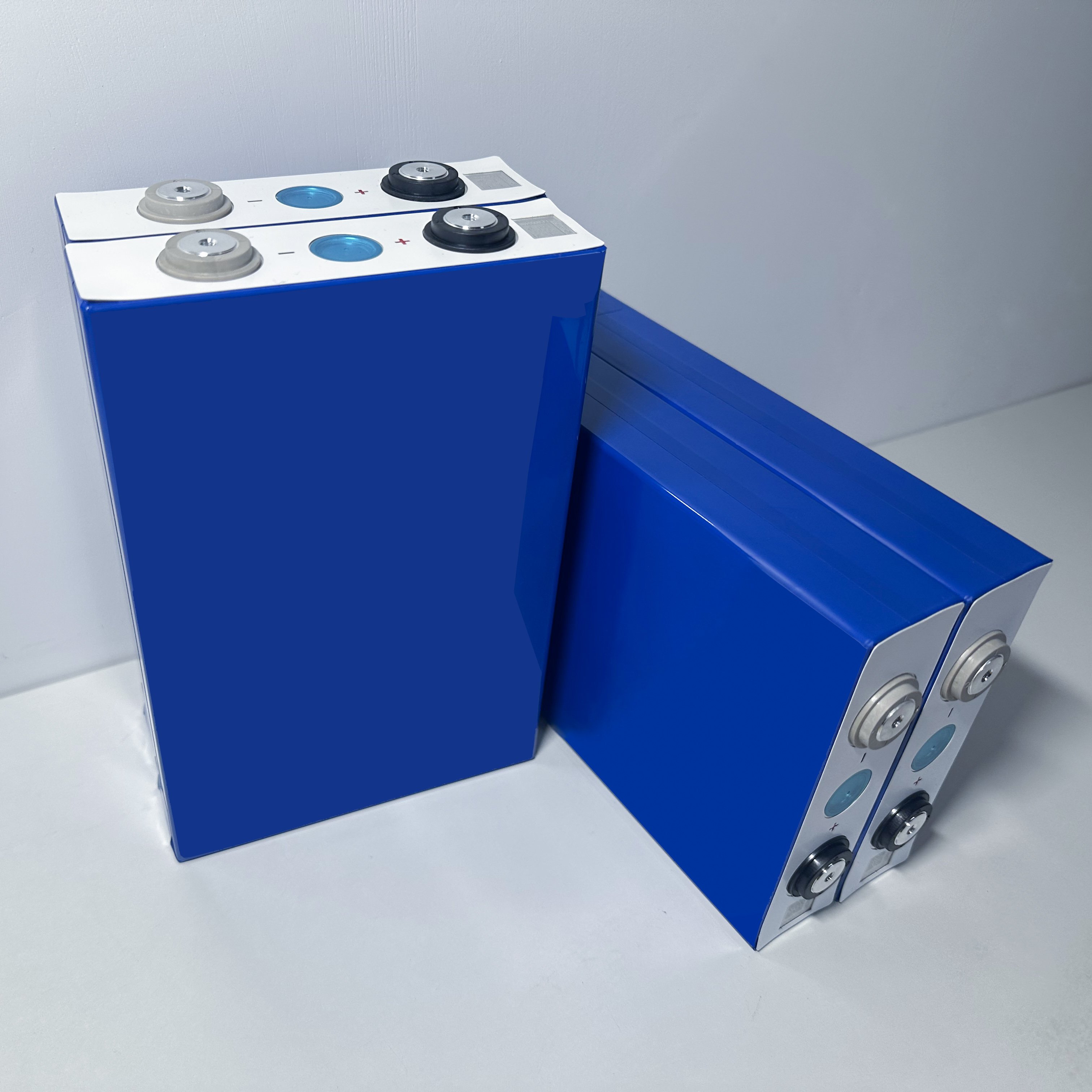 12V 24V 105Ah 210Ah ...Rechargeable Lithium Iron Batteries LiFePO4 Lithium Battery Pack for Auto Batteries