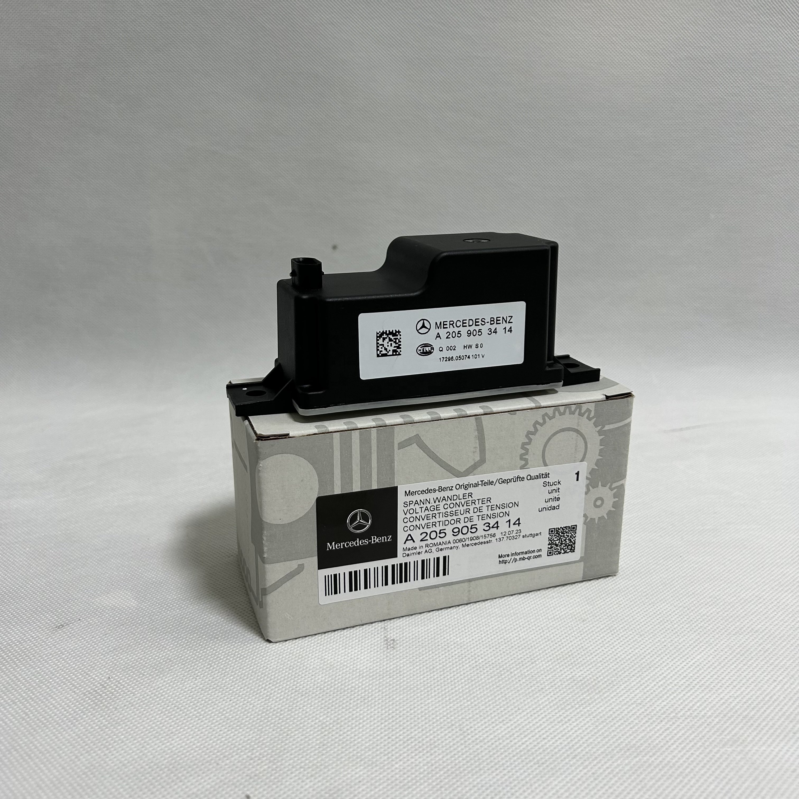 Suitable for Mercedes-Benz C180, C200 E300, GLC260, E200 C260L Auxiliary Battery Spare Small Battery