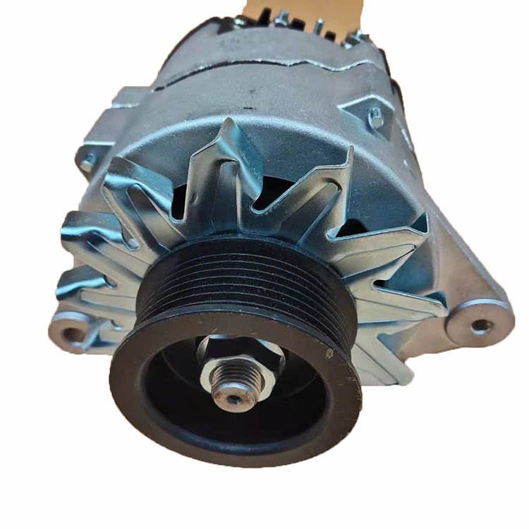 AC Alternator 28V 70A Alternator 3415609 3972529 3979372 4939018 C3972529 C3979372 C4934903 for Yuchai 4D JFZ273A