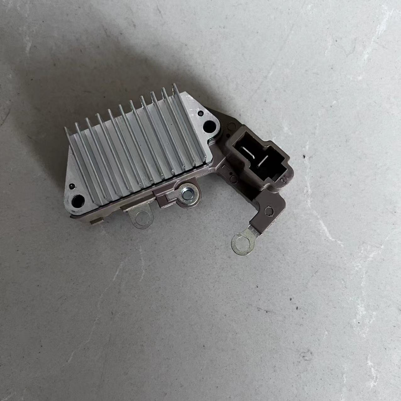 Custom Voltage Regulator for Alternator 1506C