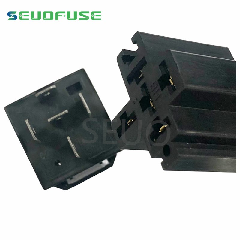 Hot Selling Waterproof Automotive Relay 12V 24V 4pin 5pin 4P 5P 40A Car Relay With Black Red Copper Terminal With Relay Socket