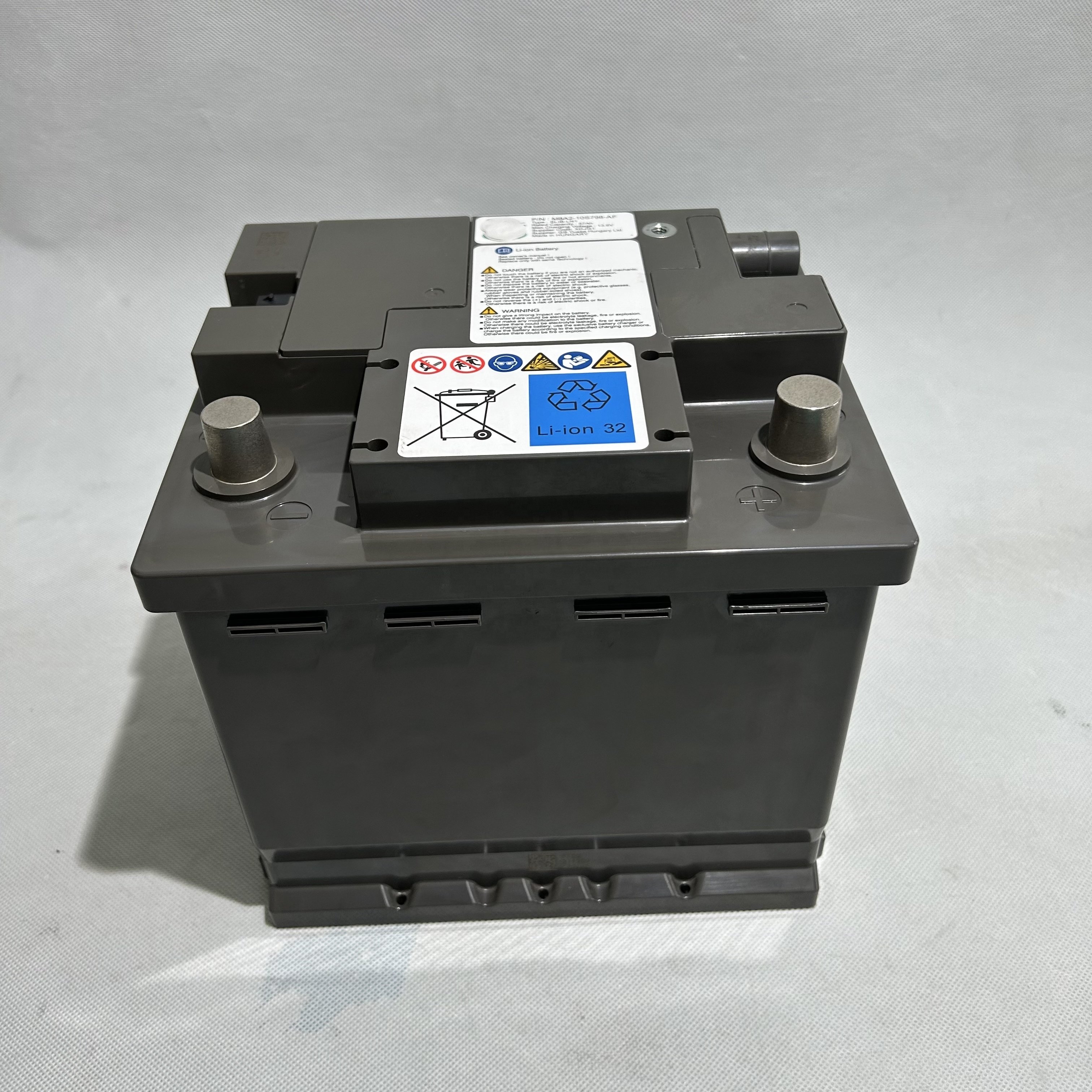Hot Selling DIN Range Rover, Sport, Executive, Discovery, Defender, 12V 48V, 57Ah Starter Battery Lithium Battery
