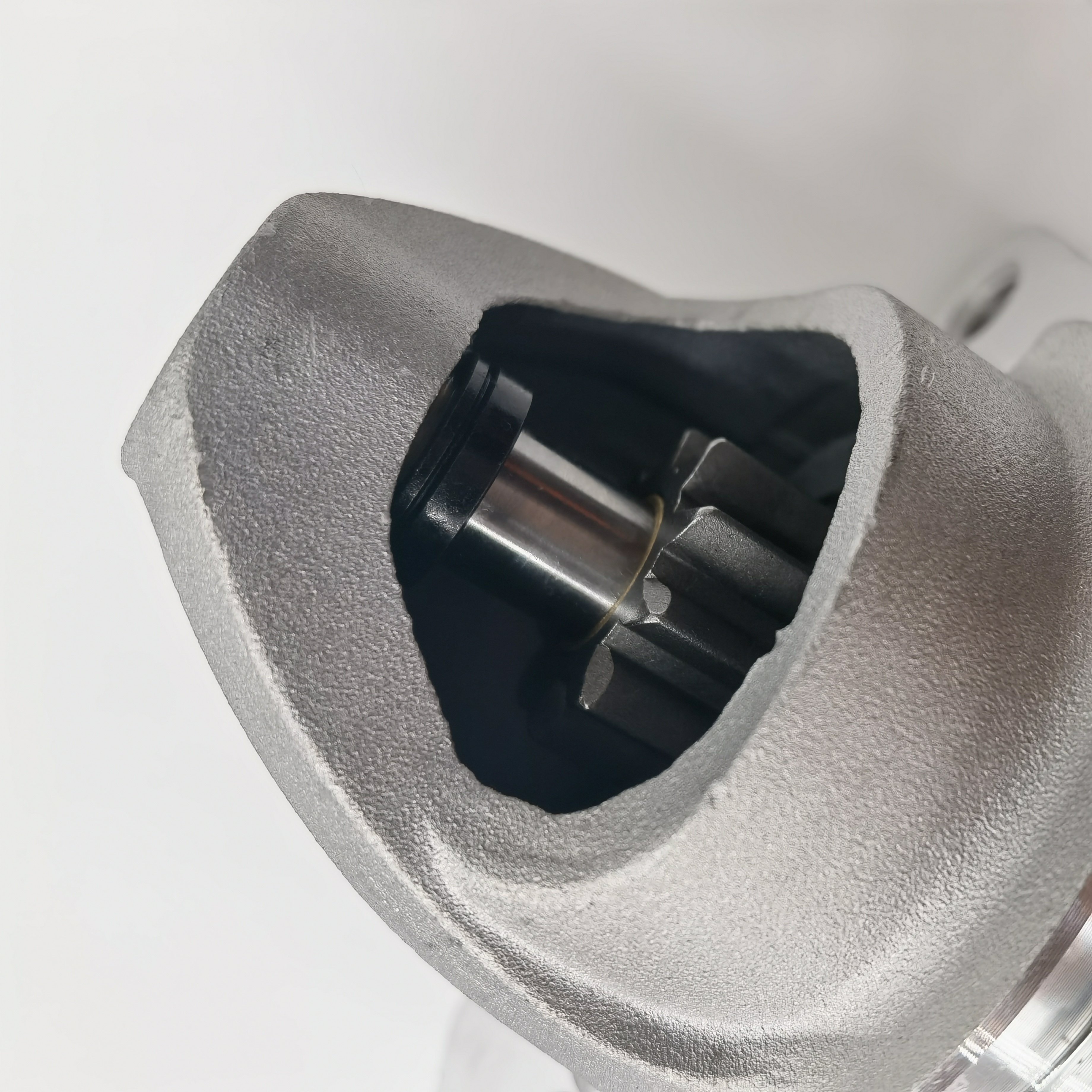 High Quality New Condition OEM 8V2111000BE Starter Motor Auto Part Compatible with Ford Vehicles