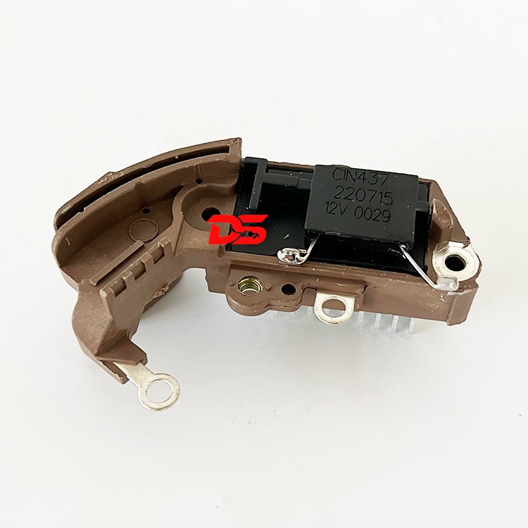 12V Alternator Voltage Regulator Den-so 27700-50030 To-yo-ta Mobiletron VR-H2005-46A