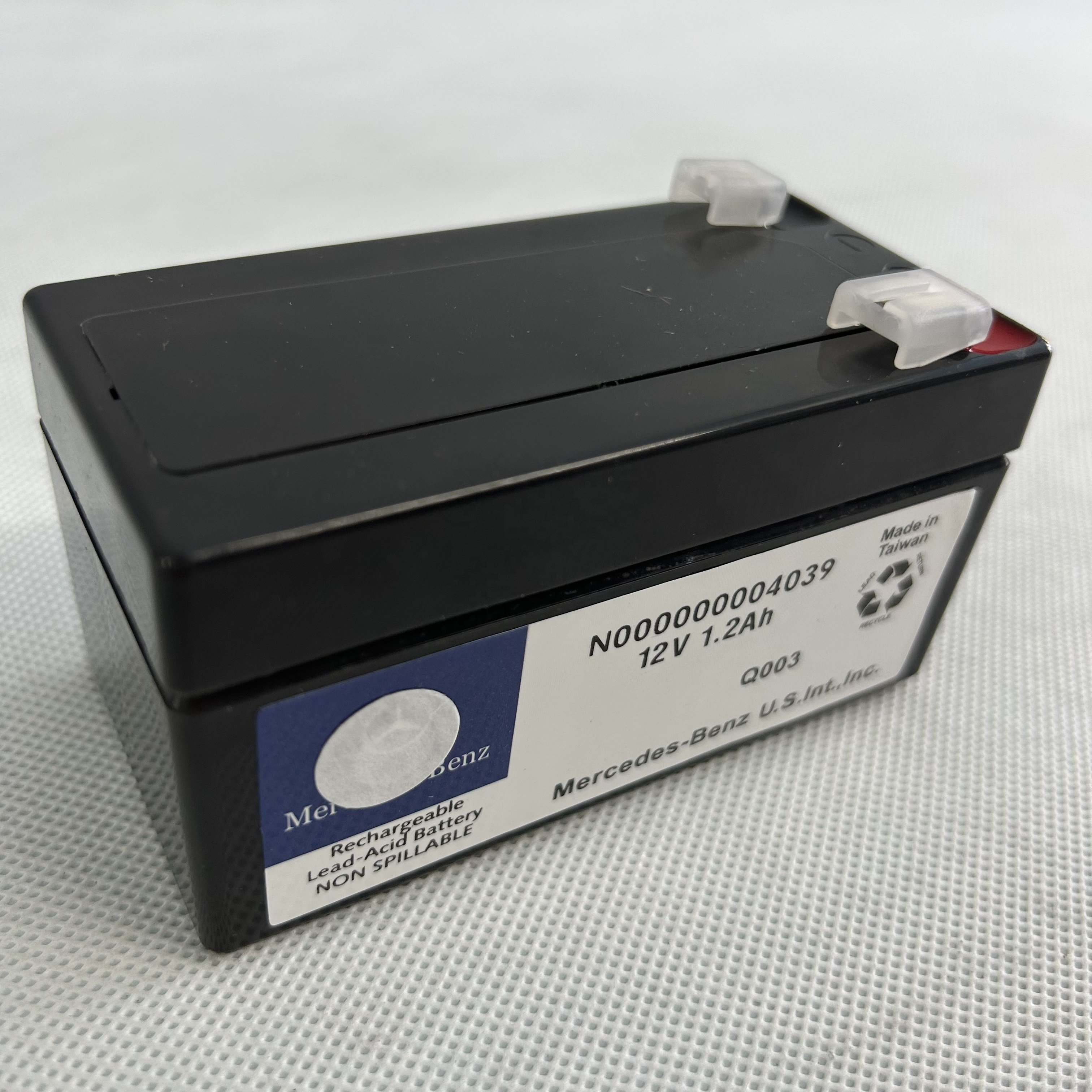 Mercedes-B Enz W205 W221 W212 W164 E200 E300 ML N000000004039 Car Auxiliary Battery 12Ah 1.2Ah