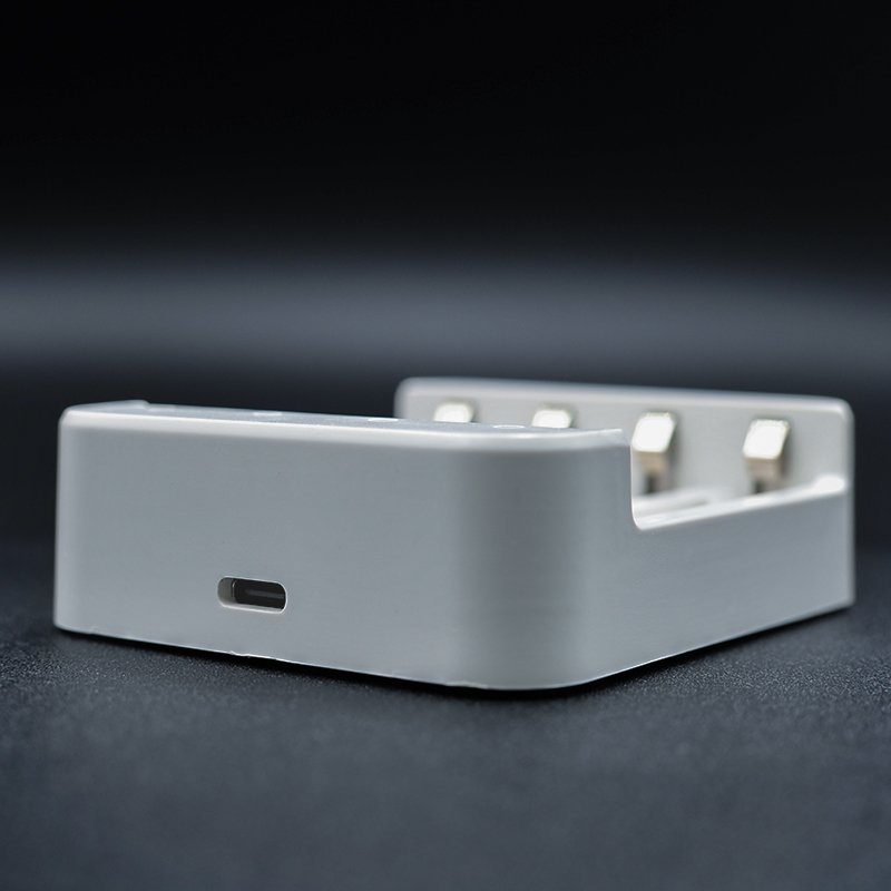 High Quality USB Type-C Battery Rechargeable AA and AAA Battery Charger Universal 4 Slot 1.5v Smart Rechargeable Battery Charger