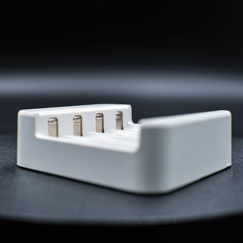 High Quality USB Type-C Battery Rechargeable AA and AAA Battery Charger Universal 4 Slot 1.5v Smart Rechargeable Battery Charger