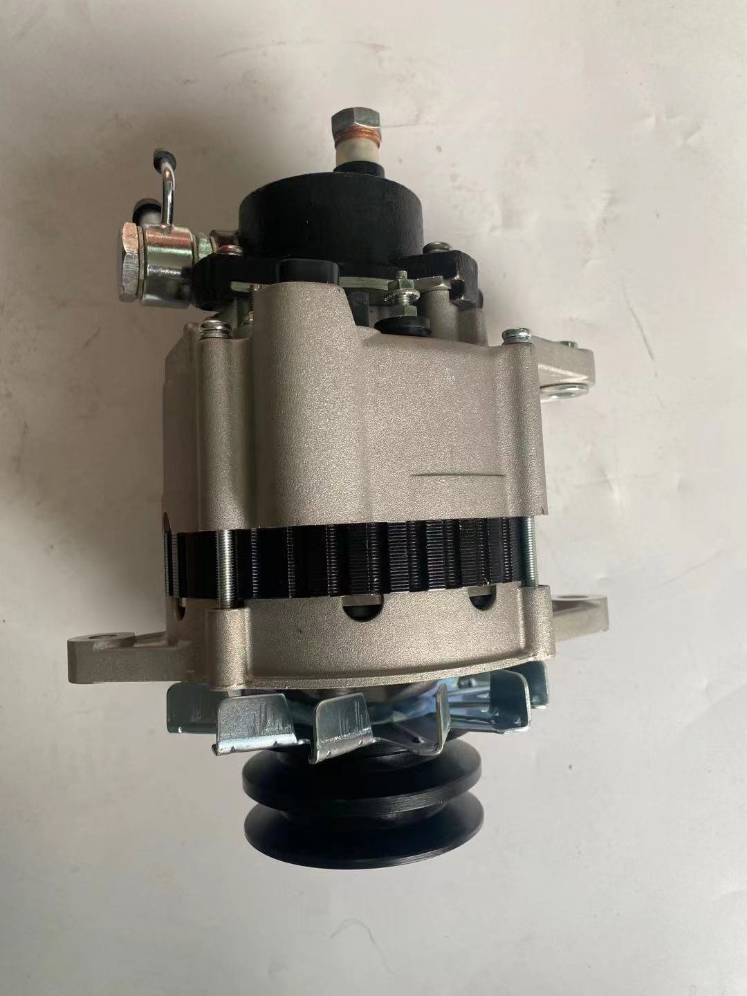 High Quality 23100-03T02 23100-03T04 23100-10T05 23100-10T07 23100-11T08 LR235-403T LR235-404C SD33 TD42 Engine Car Alternator