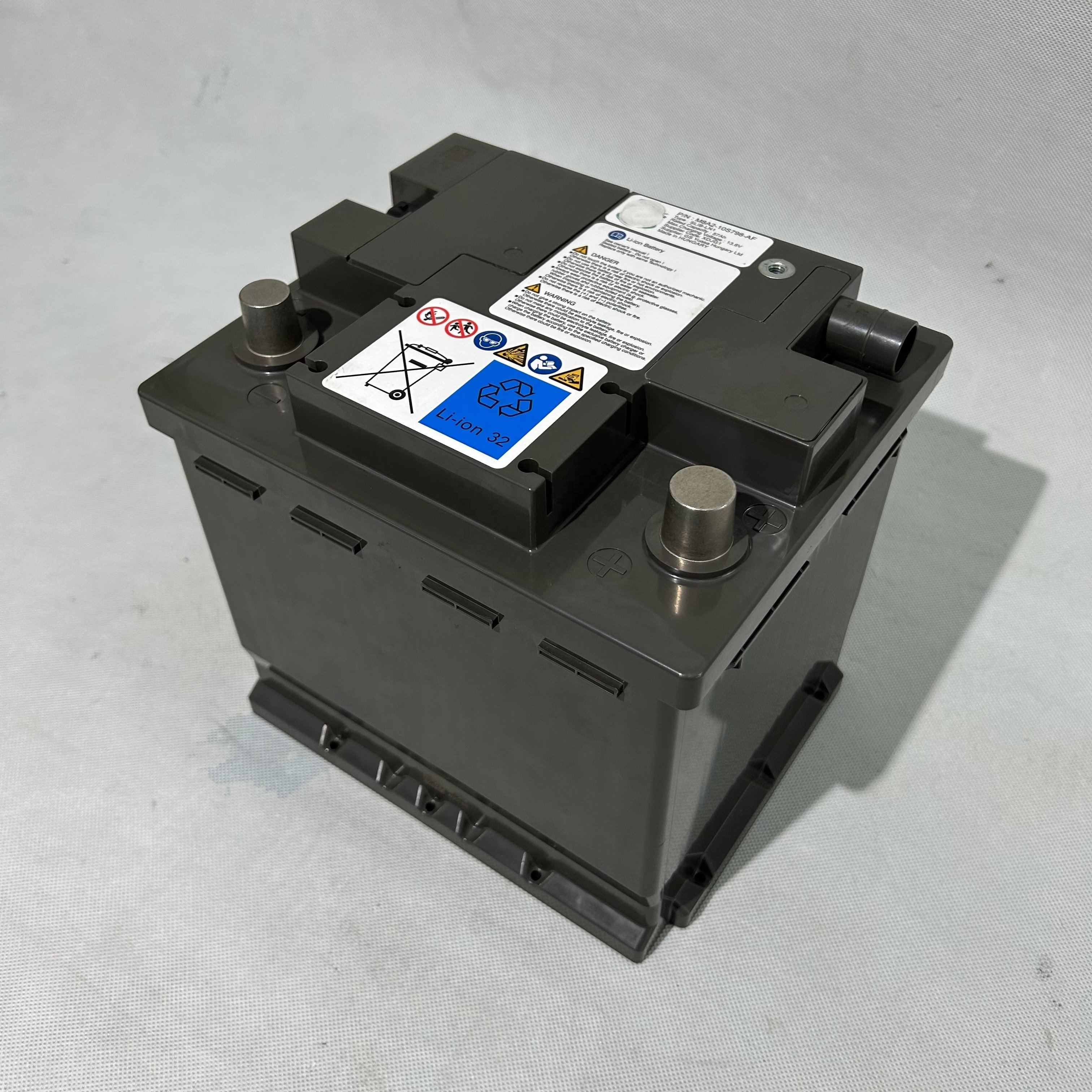 Hot Selling DIN Range Rover, Sport, Executive, Discovery, Defender, 12V 48V, 57Ah Starter Battery Lithium Battery