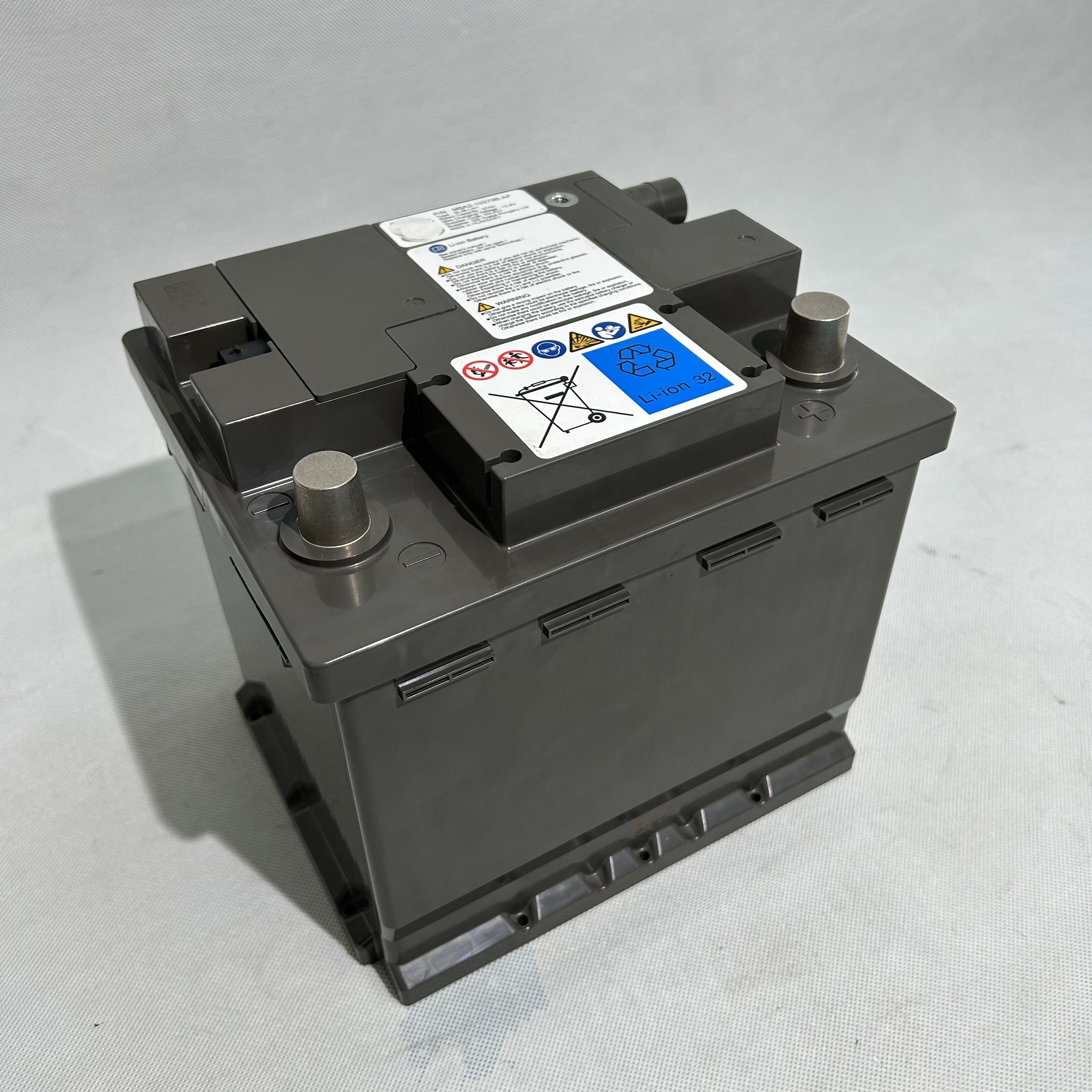 Hot Selling DIN Range Rover, Sport, Executive, Discovery, Defender, 12V 48V, 57Ah Starter Battery Lithium Battery