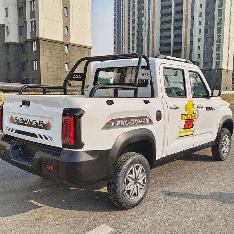 Factory Supply Electro Car Long Range 4 Wheels New Energy Vehicles 2000W High Speed 4 Seats Pure Electric Car 185 Steel Wheel