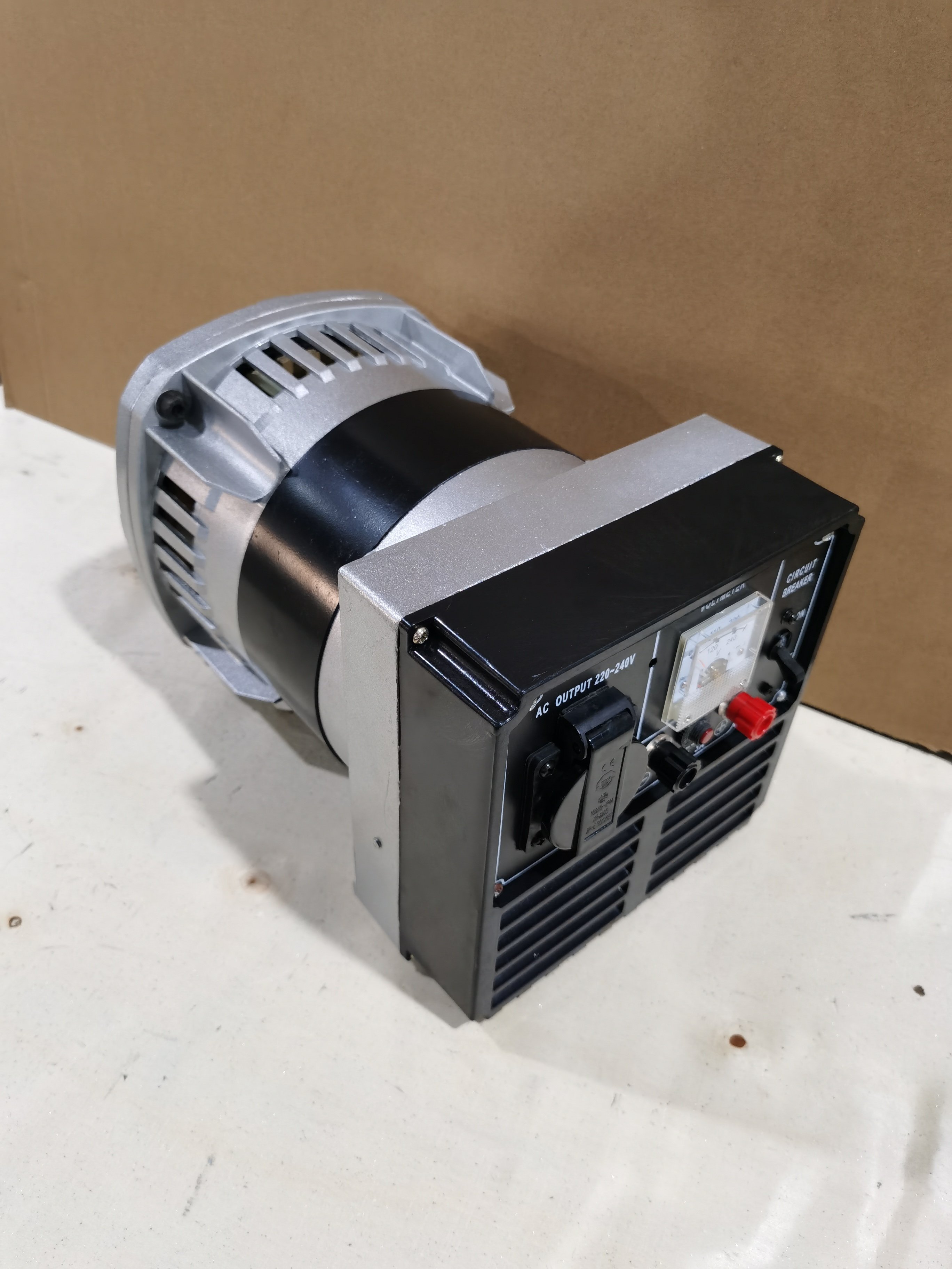 2.0KW 220V 3000rpm-3600rpm Synchronous Motor Alternator 100% Copper Wire AVR Compatible Generator