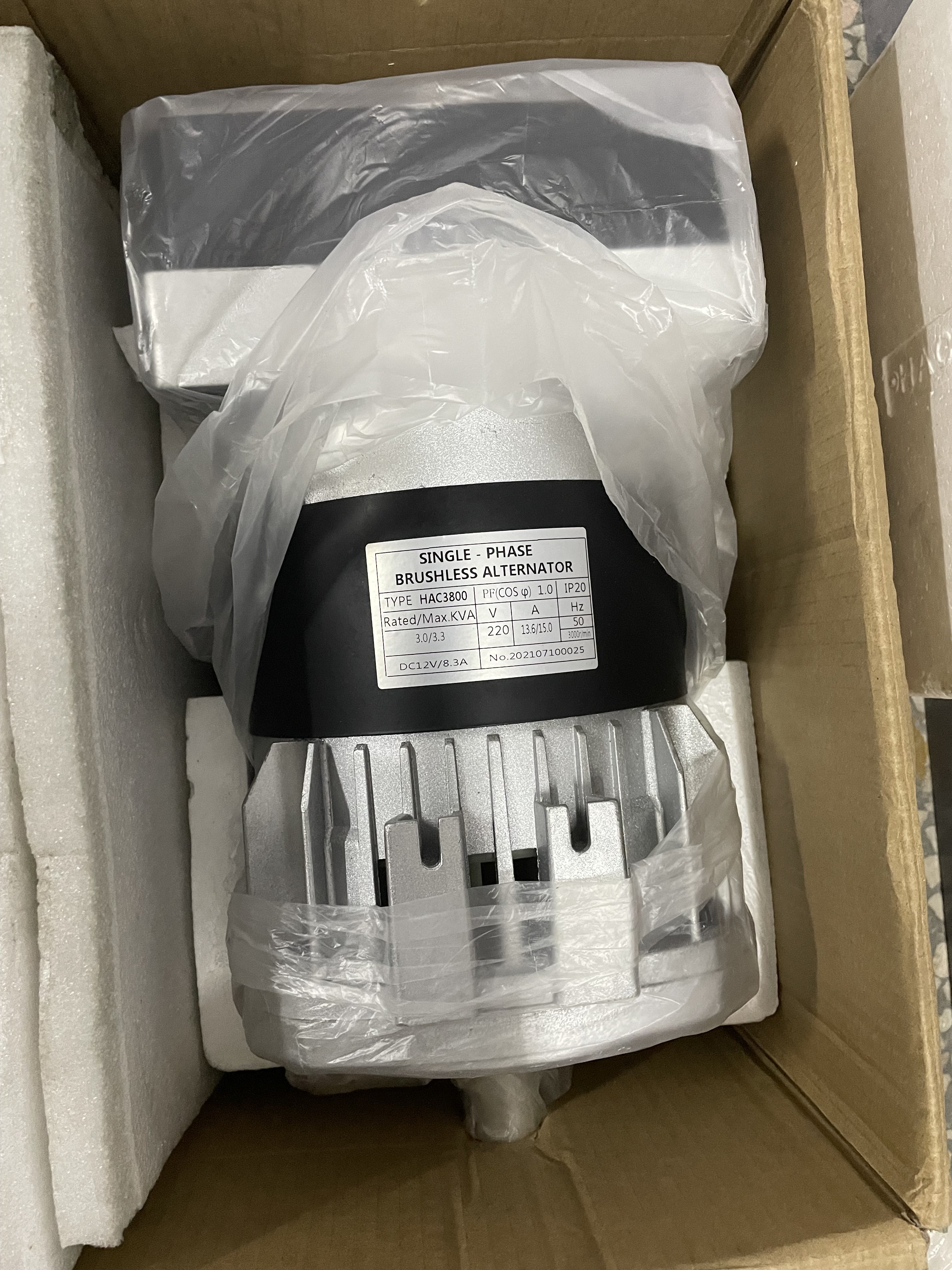 2.0KW 220V 3000rpm-3600rpm Synchronous Motor Alternator 100% Copper Wire AVR Compatible Generator