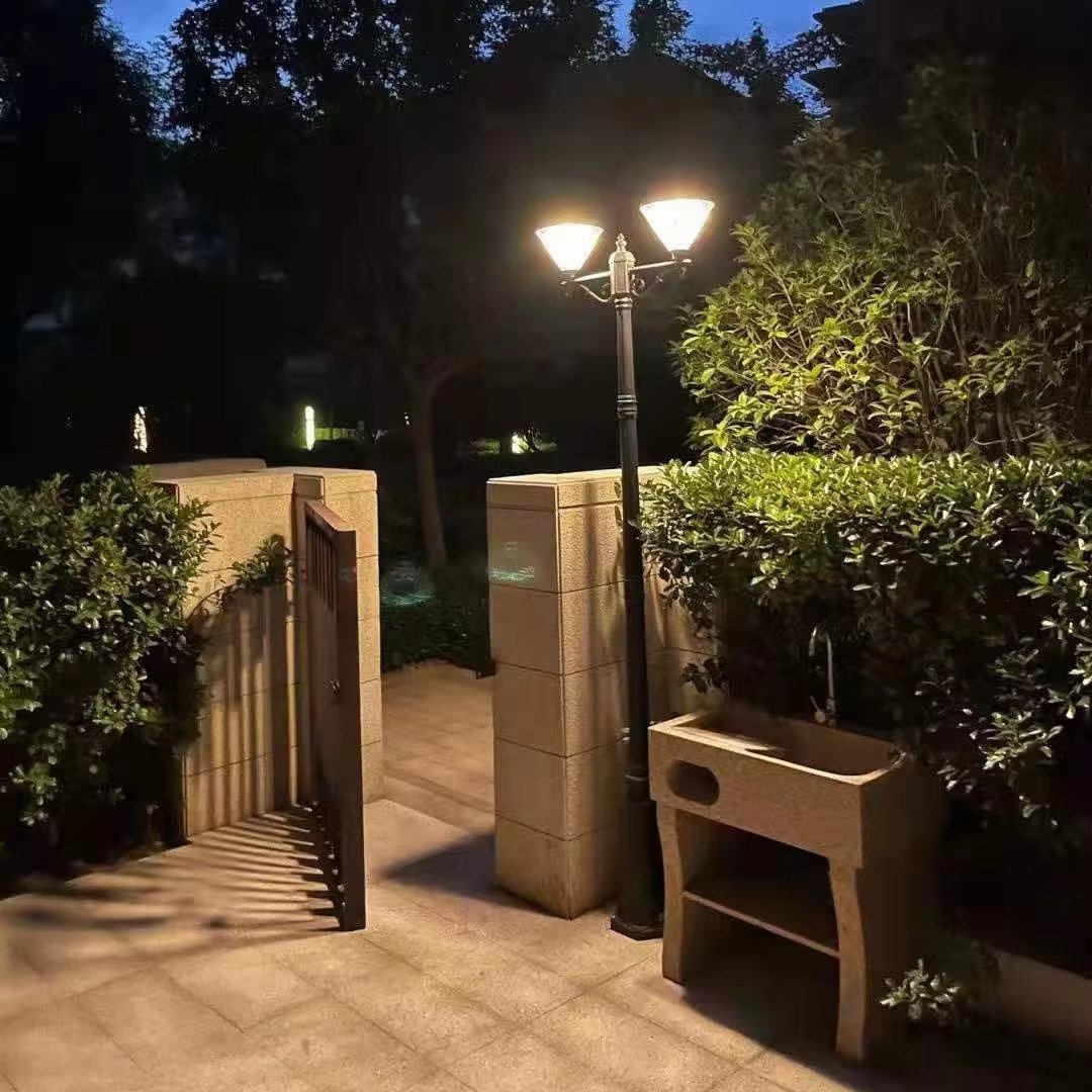 Auto Dusk to Dawn Solar Lawn Light Two LED Lamp Fixtures Street Solar Light With Motion Sensor Waterproof Outdoor Residential