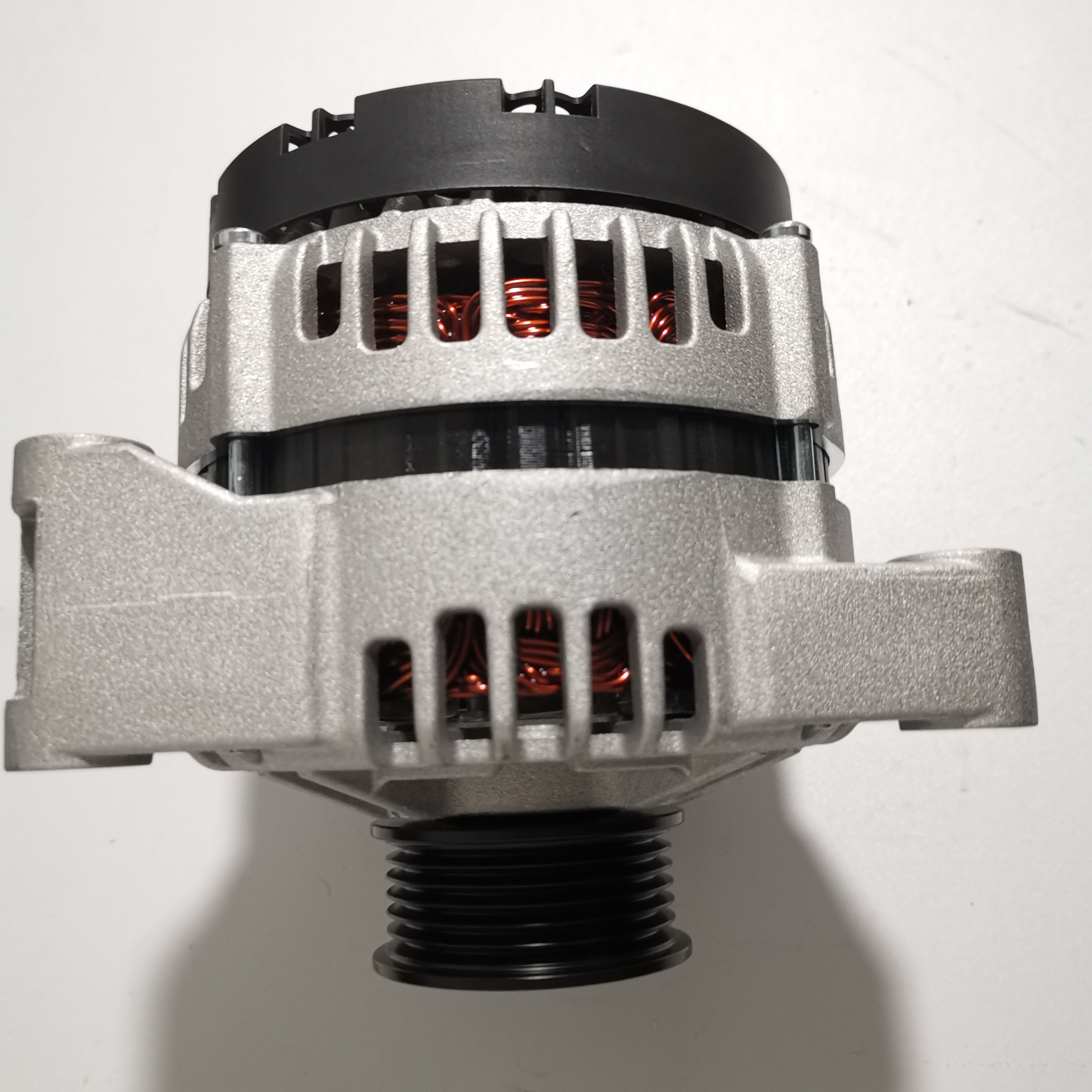 VG1095094002 Sinotruk HOWO 371 Spare Parts Generator New Alternator for 8x4 Dump Truck for WD615 Engine 28V/70A/JFZ270-3002/6PK
