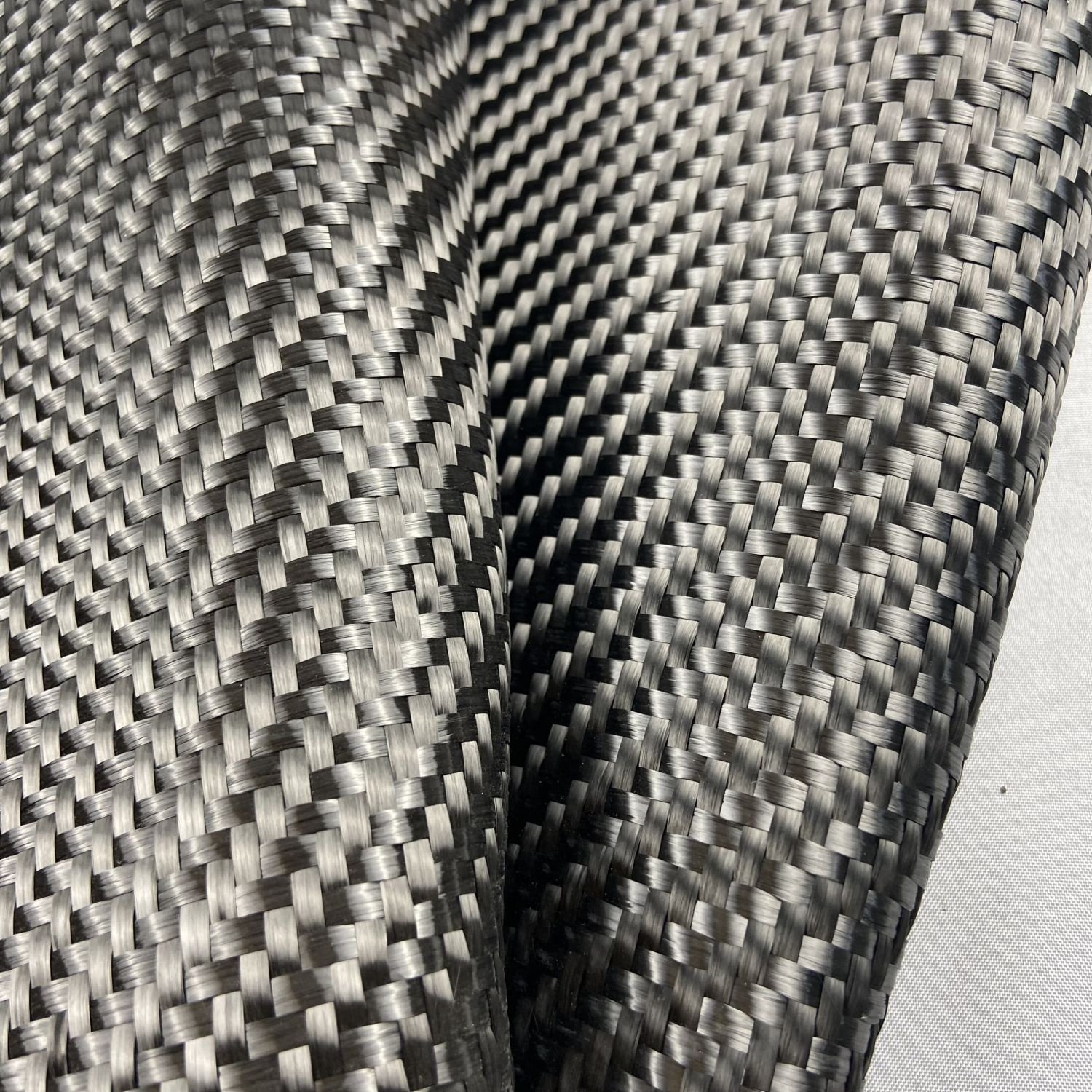 Higher Chemical Resistance 12K 600gsm Plain or 2x2 Twill Weave Fabric Carbon Fiber Cloth for Alternative Energy
