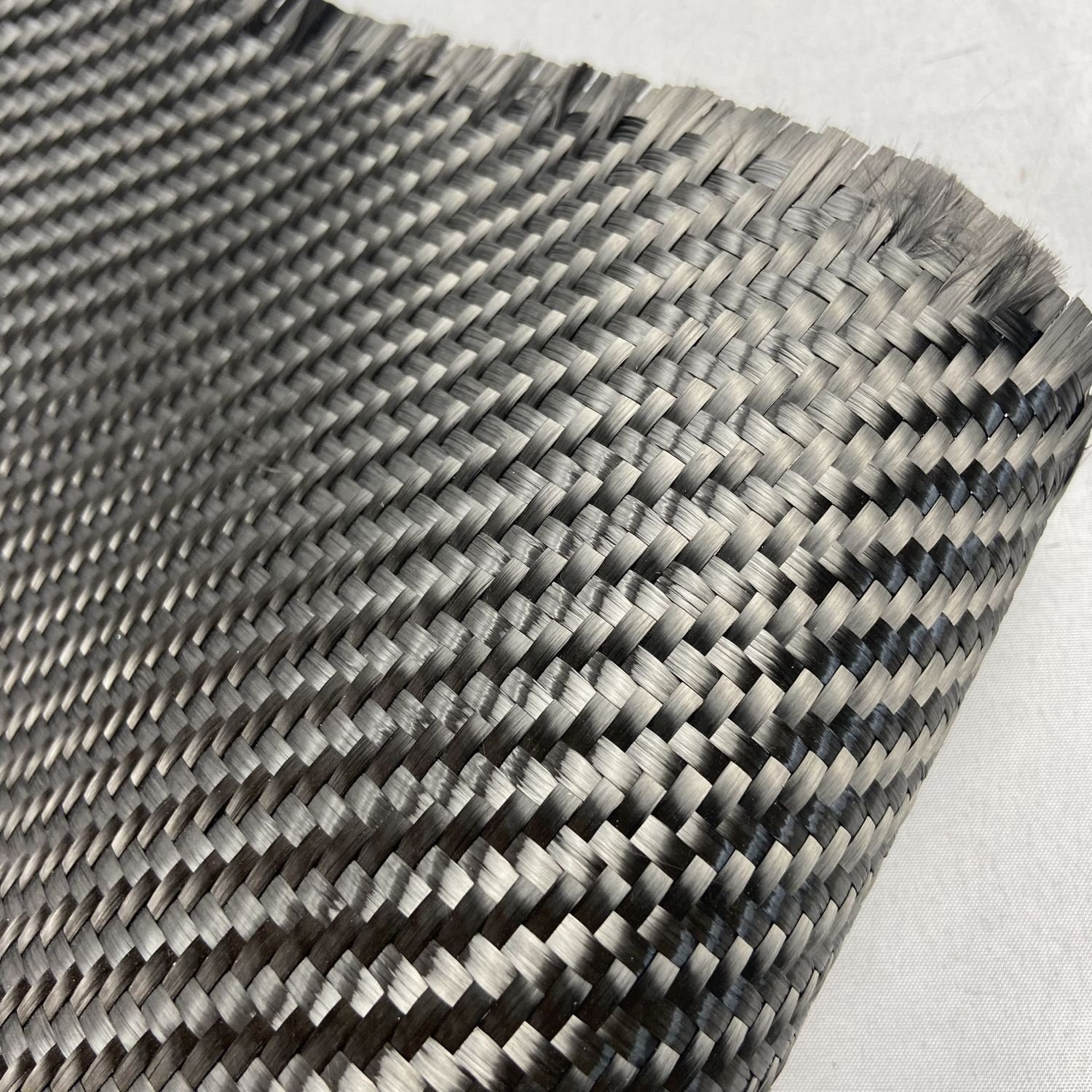 Higher Chemical Resistance 12K 600gsm Plain or 2x2 Twill Weave Fabric Carbon Fiber Cloth for Alternative Energy