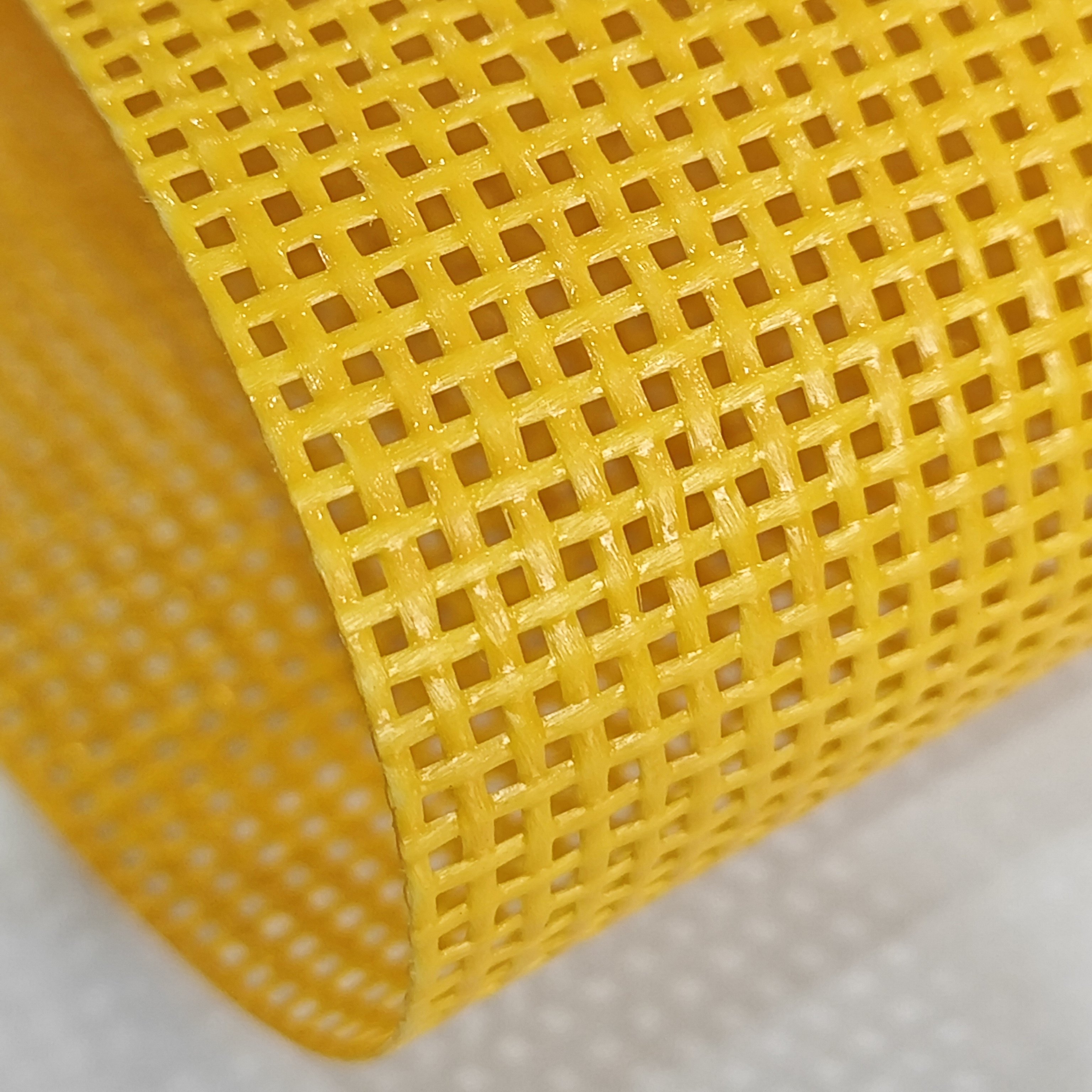 High Security of High Strength Breathable Coated PVC Mesh Fabric Alternative to Stretch Fim for Reusable Pallet Packaging Wrap